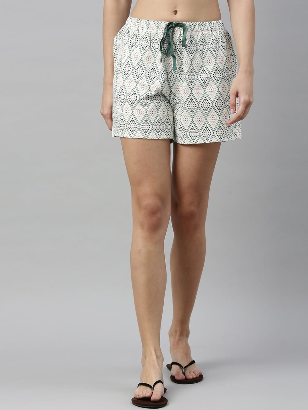 

Enamor Women Off White Printed Cotton Loose Fit Shorts