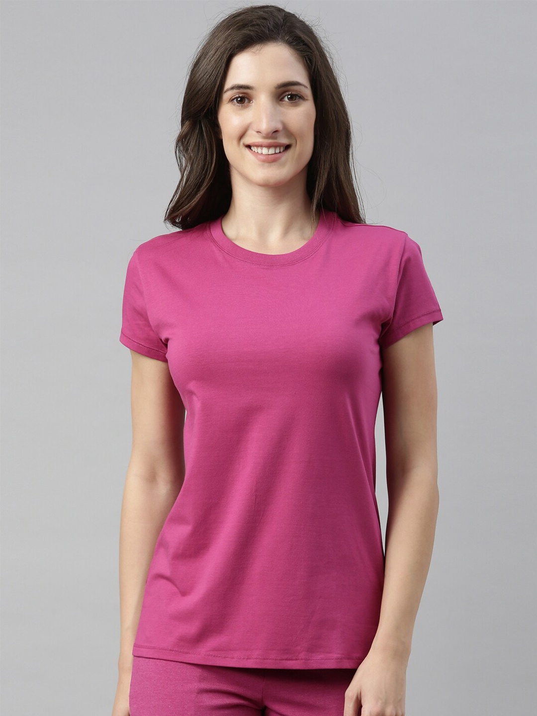 

Enamor Women Magenta Solid Slim Fit Cotton T-shirt