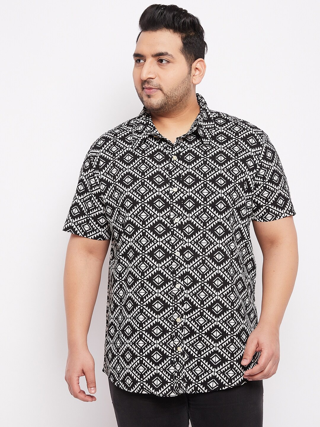 

bigbanana Men Plus Size Black & White Printed Cotton Casual Shirt