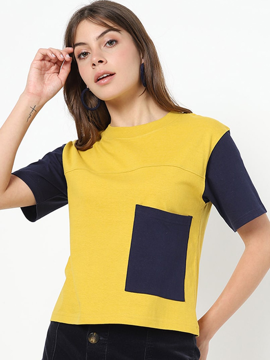 

Bewakoof Women Yellow & Blue Colourblocked Cotton T-shirt