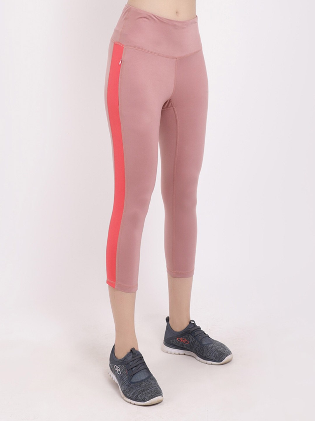 

STUDIOACTIV Women Pink & Orange Colourblocked Sports Capris