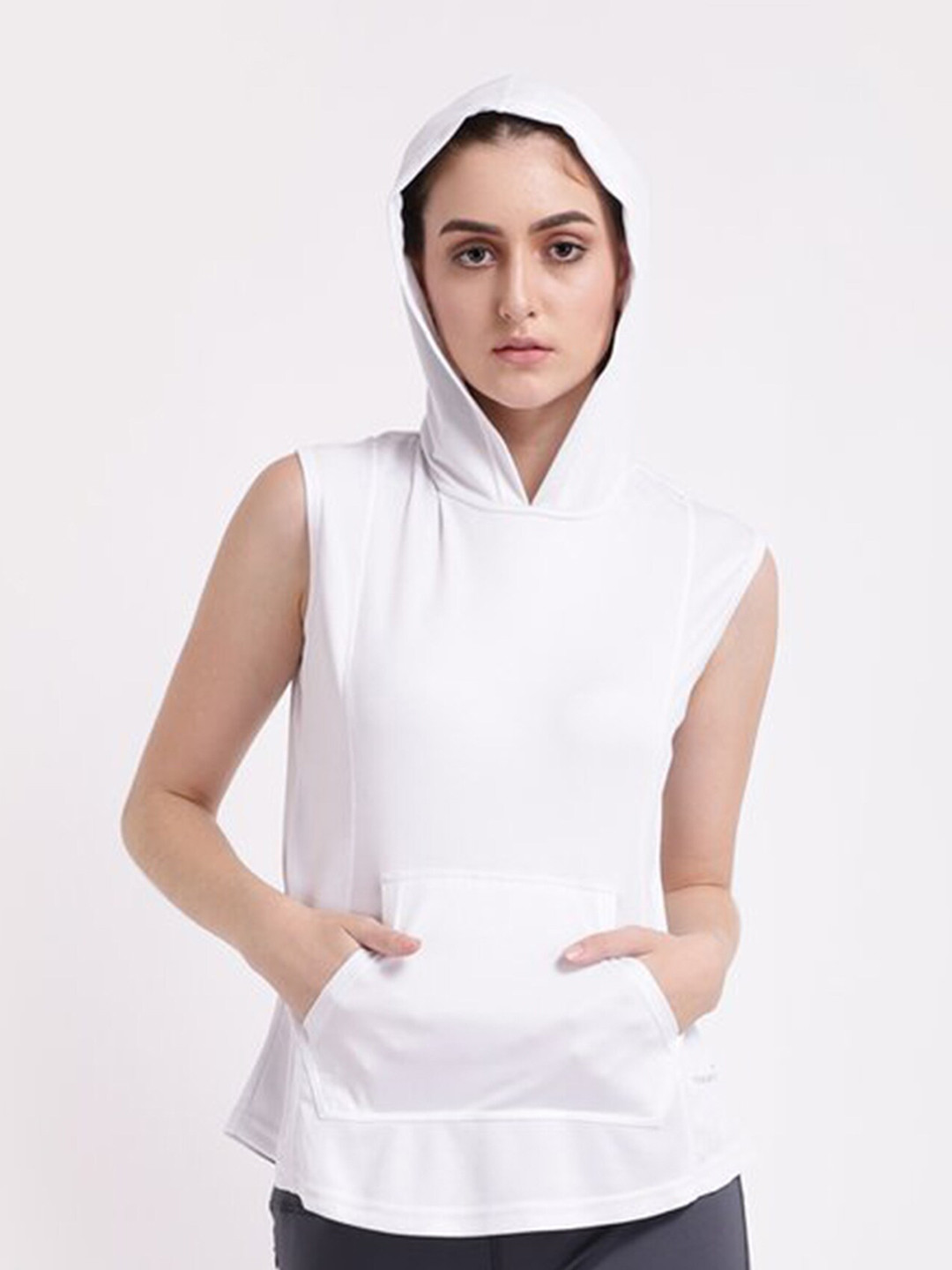 

STUDIOACTIV Women White Solid Hooded Pullover Sweatshirt