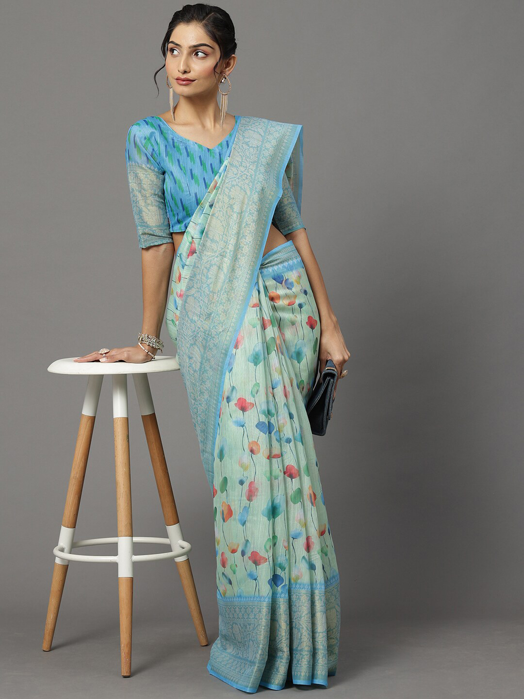 

Mitera Sea Green & Pink Floral Printed Silk Blend Banarasi Saree
