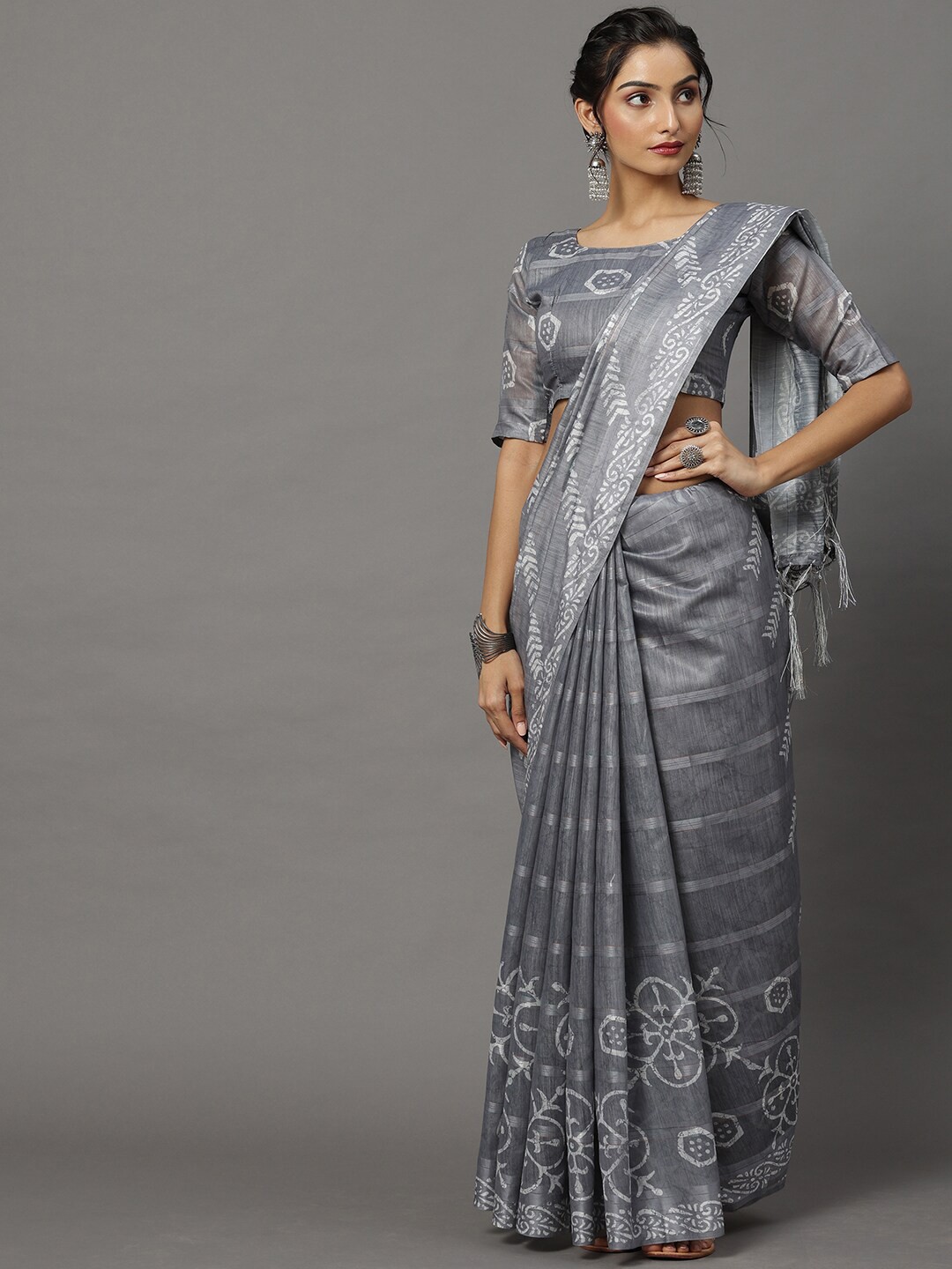 

Mitera Grey & White Ethnic Motifs Silk Blend Block Print Saree