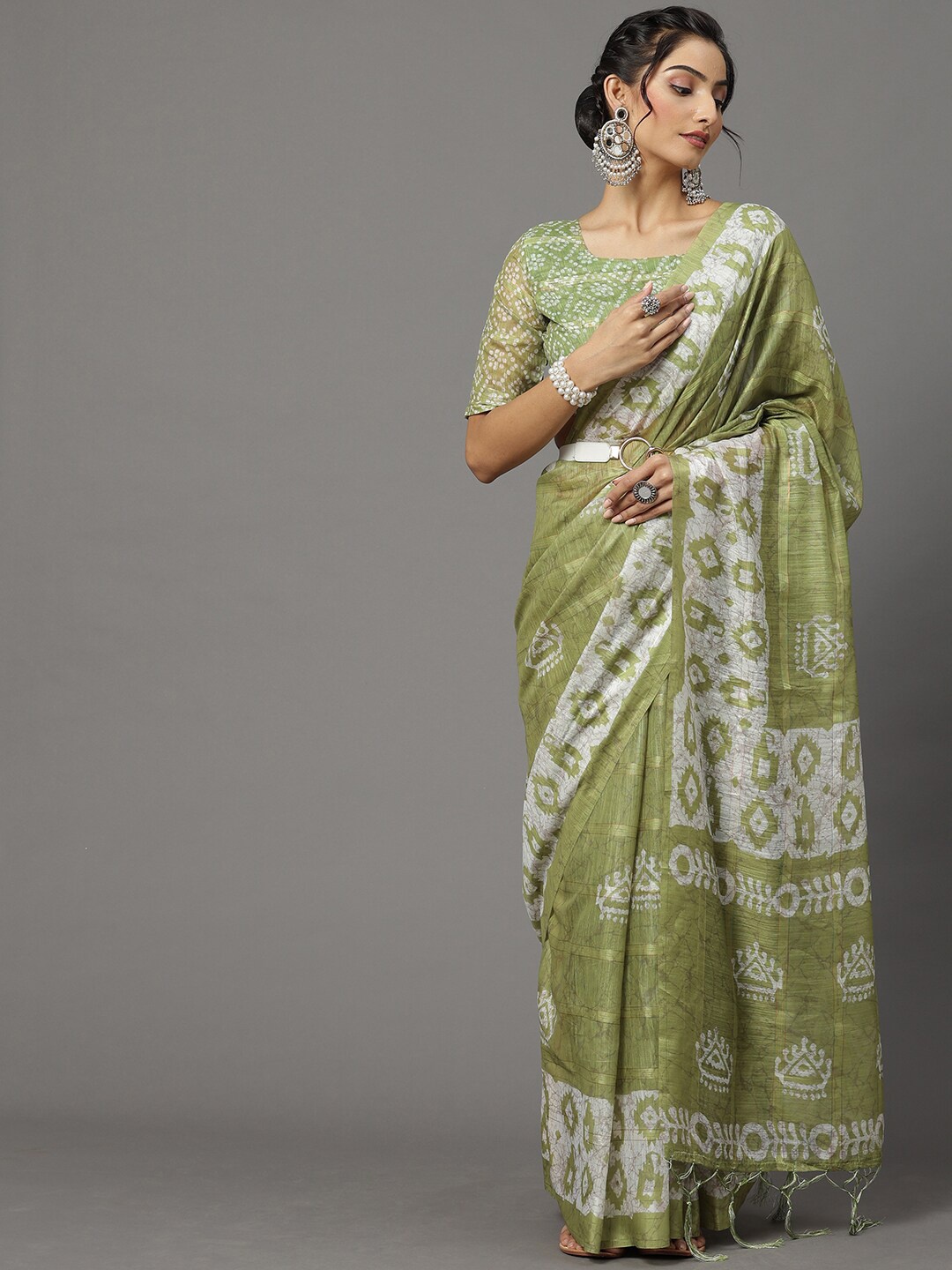 

Mitera Olive Green & White Ethnic Motifs Silk Blend Block Print Saree