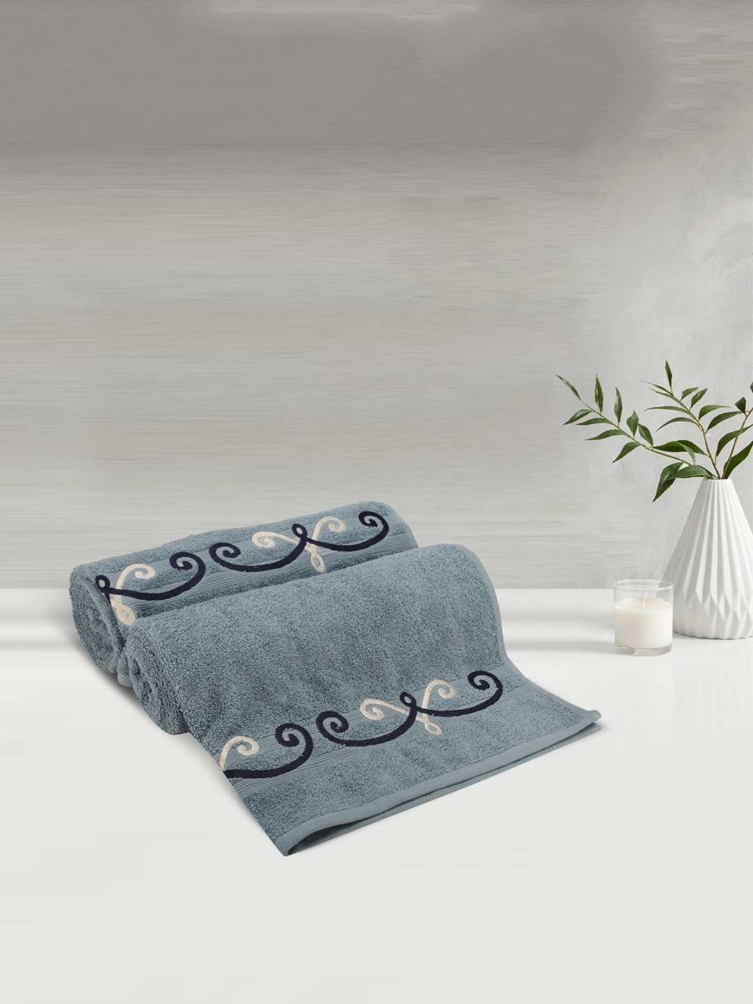 

LUSH & BEYOND Blue Set of 2 Patterned Pure Cotton 500GSM Bath Towels