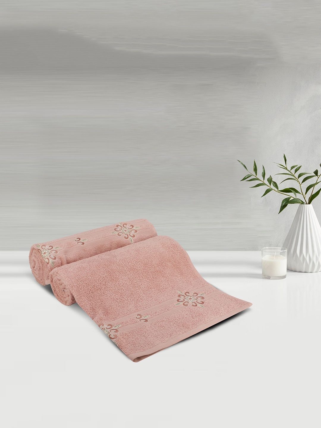 

LUSH & BEYOND Set Of 2 Peach Coloured Printed Pure Cotton 500 GSM Bath Towels