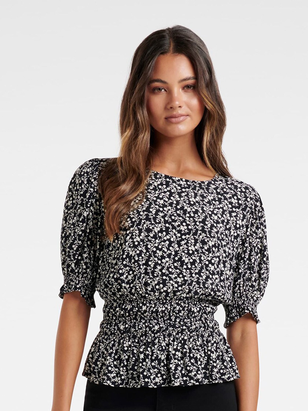 

Forever New Women Black & White Floral Printed Cinched Waist Top