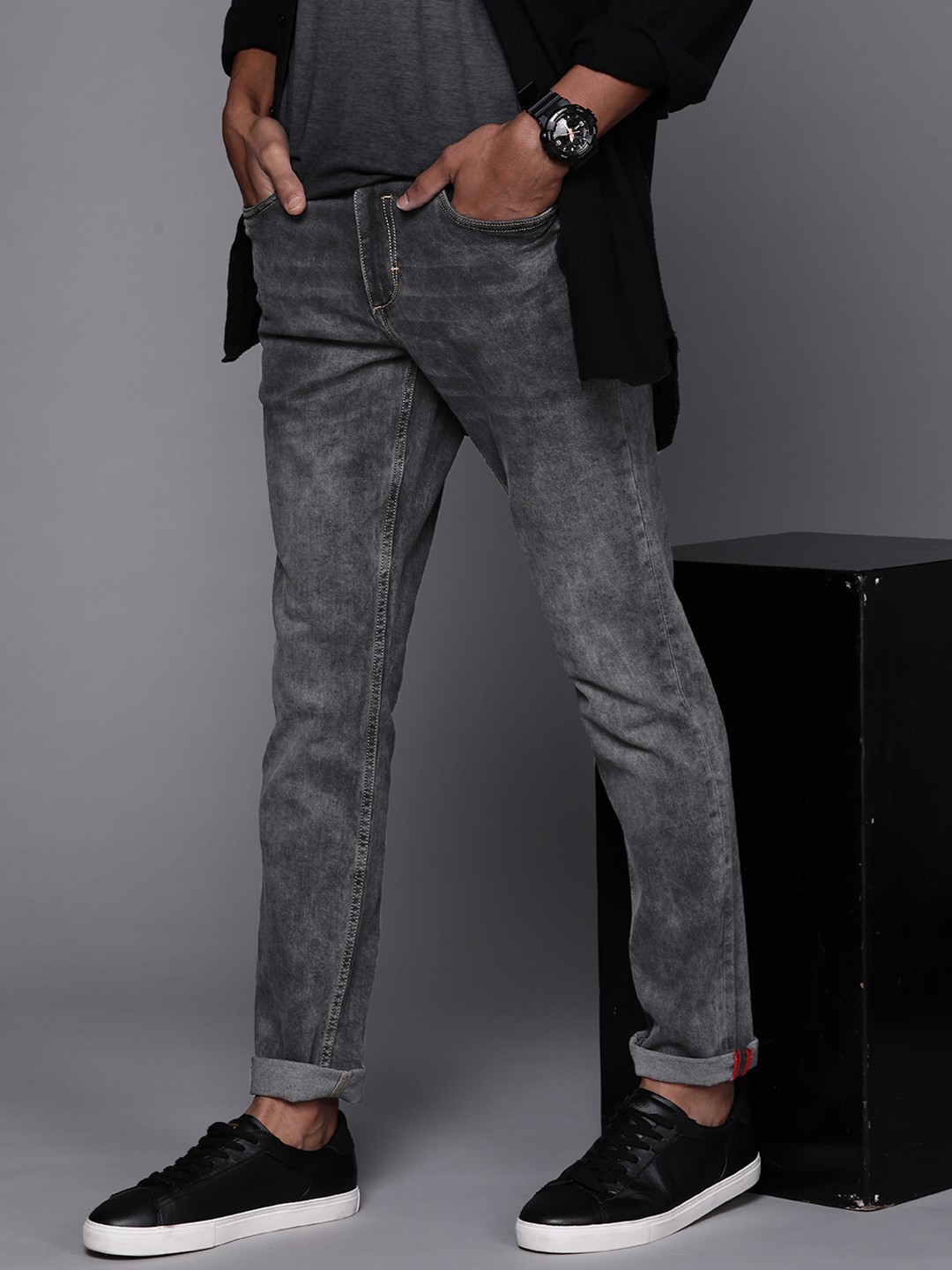 

Ducati Men Grey Acid Wash Stretchable Jeans