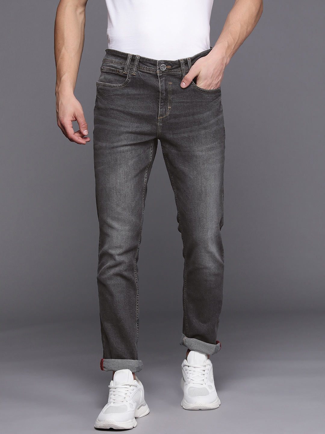 

Ducati Men Charcoal Grey Heavy Fade Stretchable Jeans