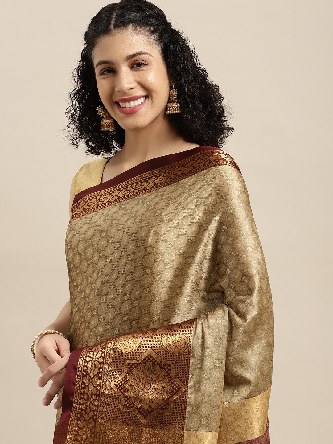 

VASTRANAND Beige Woven Design Banarasi Saree