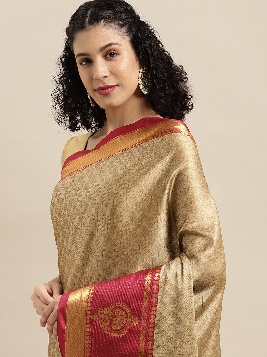 

VASTRANAND Golden Woven Design Banarasi Saree, Gold