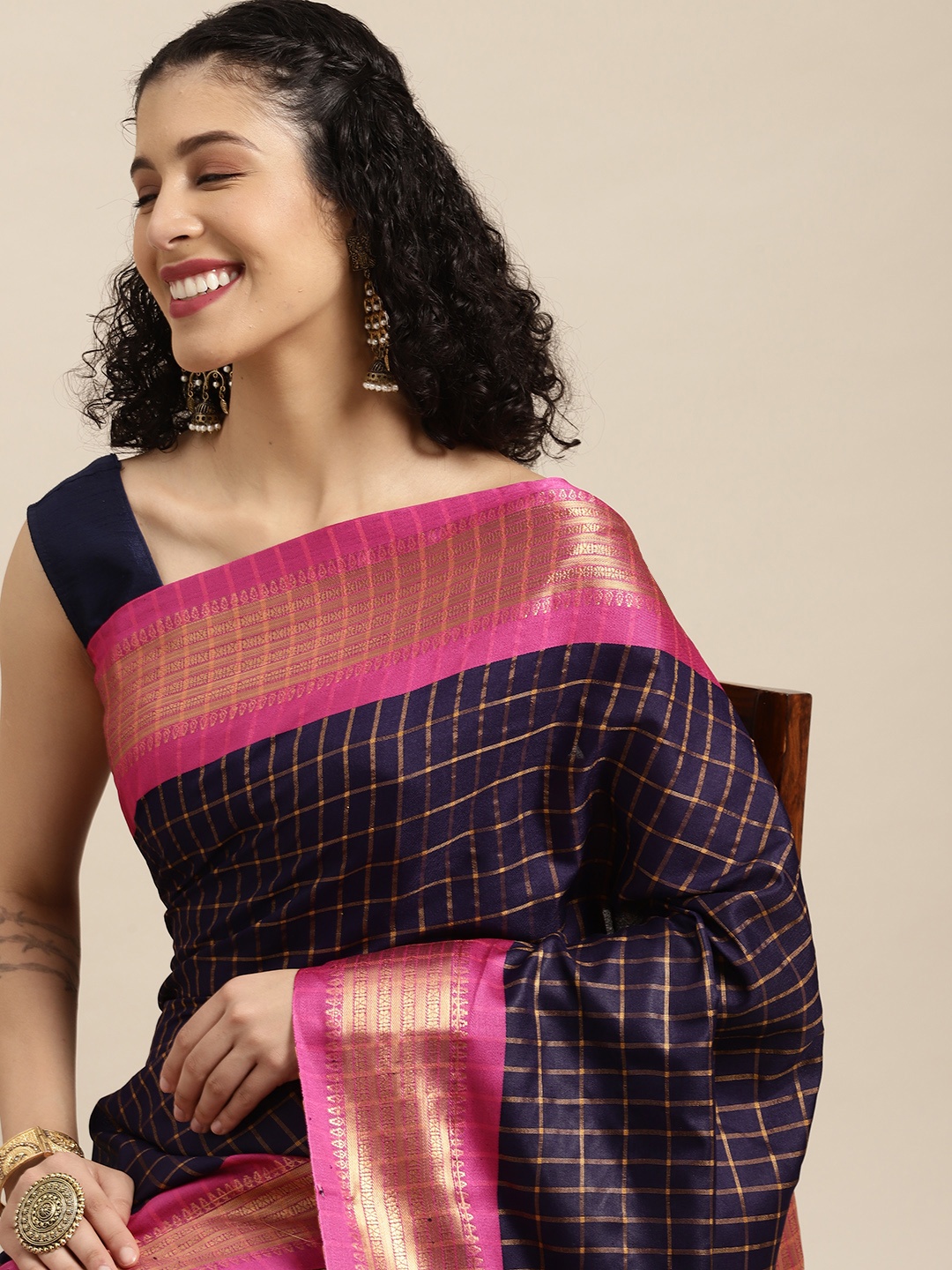 

VASTRANAND Navy Blue & Pink Checked Zari Pure Silk Gadwal Saree