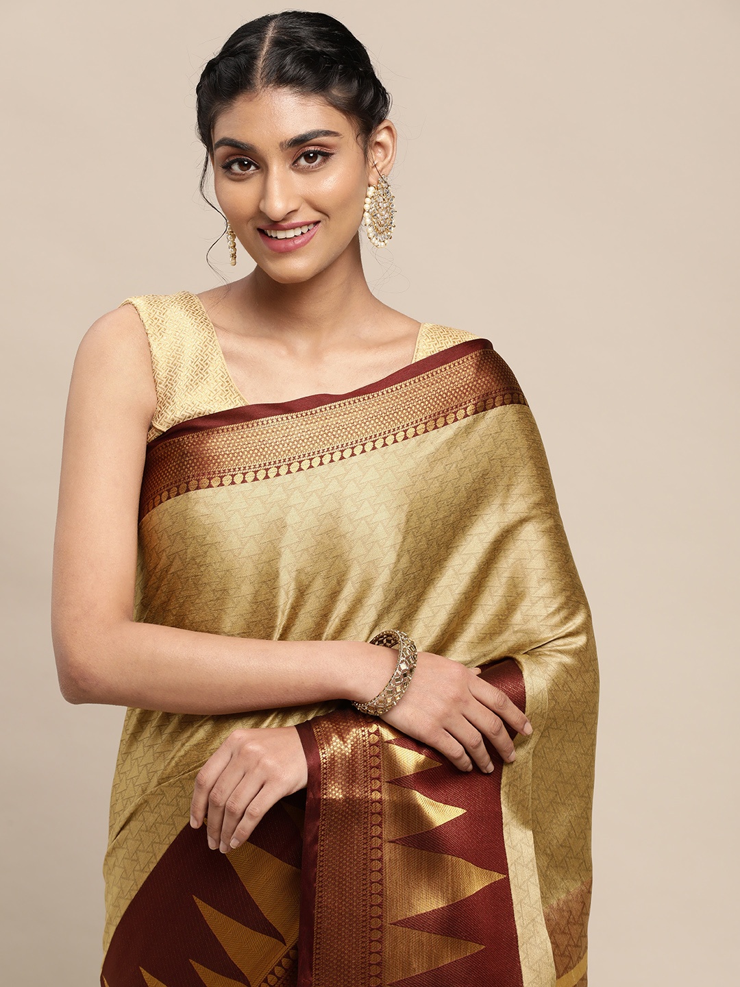 

VASTRANAND Off White Checked Zari Pure Silk Gadwal Saree