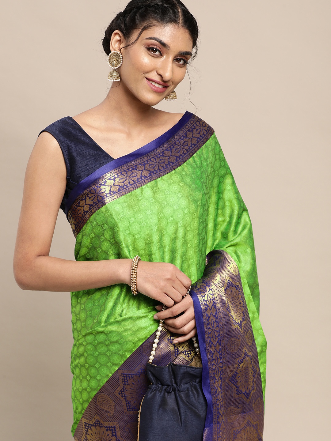 

VASTRANAND Green Woven Design Banarasi Saree