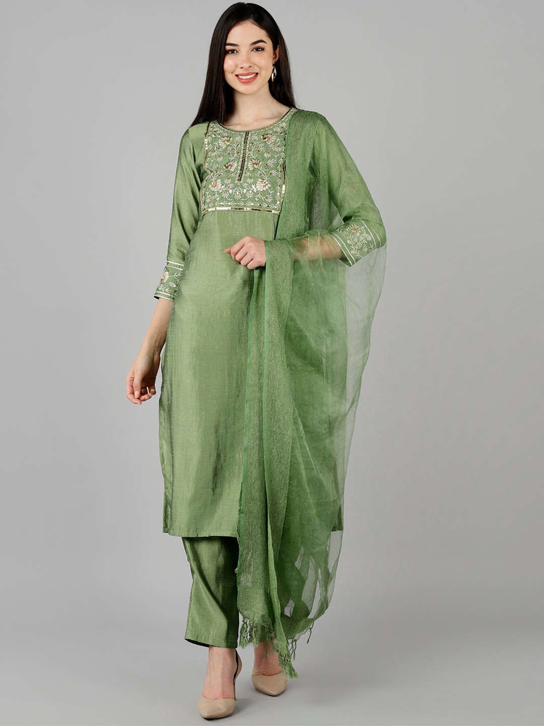 

AHIKA Women Green & Gold-Toned Ethnic Motifs Yoke Design Kurta with Trousers & Dupatta