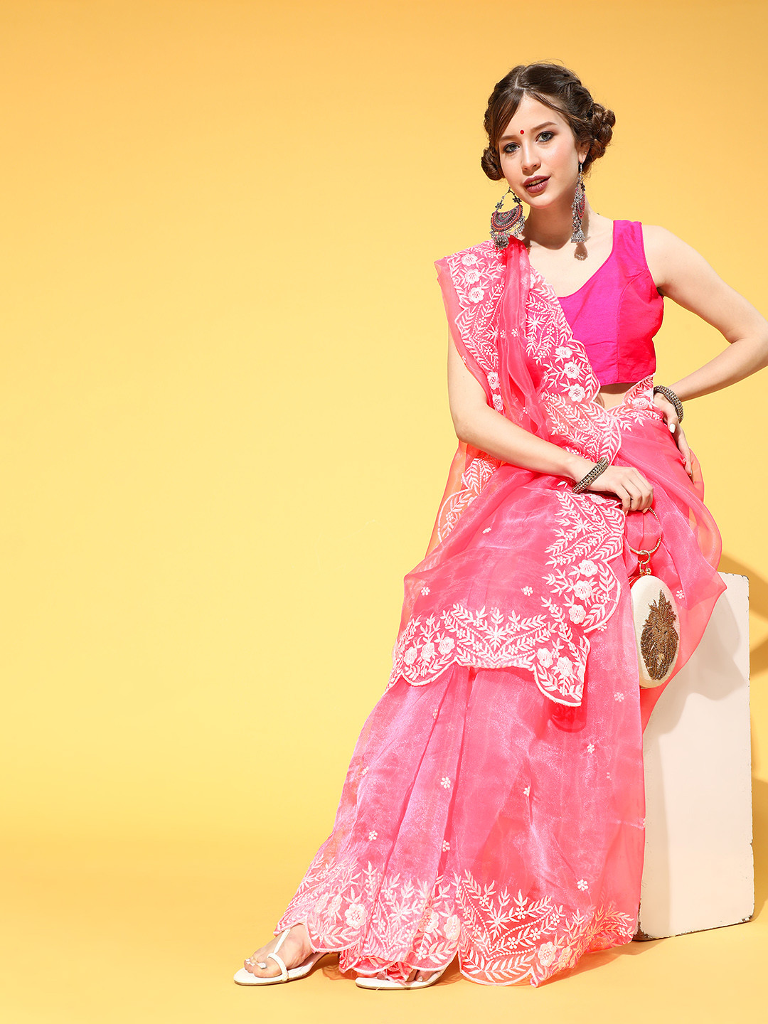 

Mitera Floral Saree with Embroidered Border, Pink