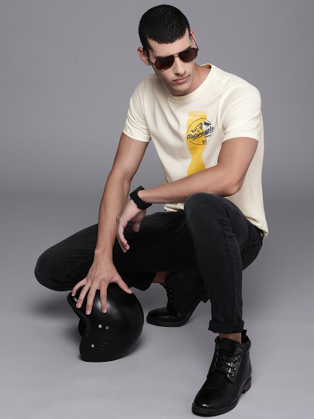 

Ducati Men Off White & Yellow Brand Logo Printed Pure Cotton T-shirt