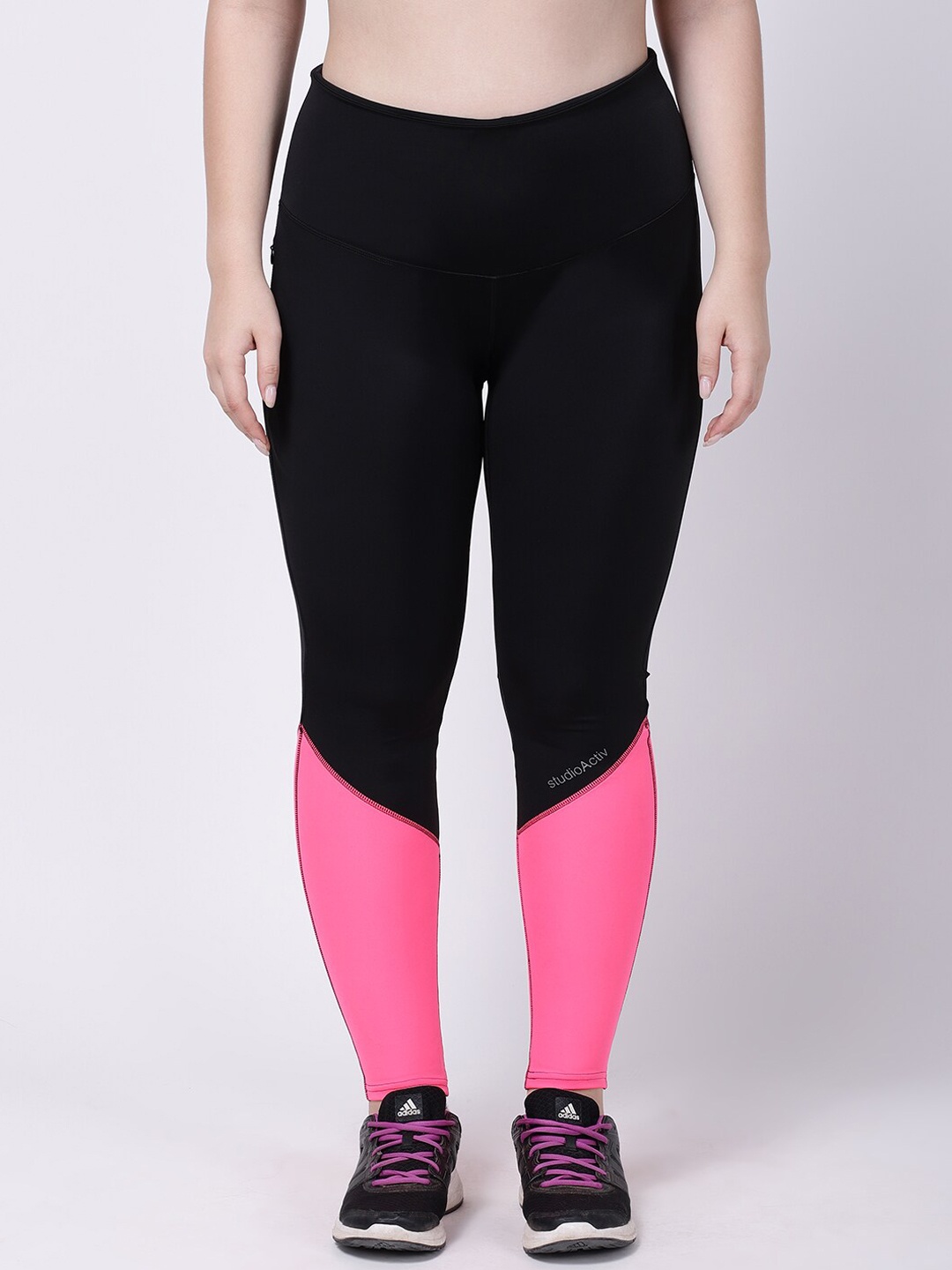 

STUDIOACTIV Women Black & Pink Colourblocked Sports Tights