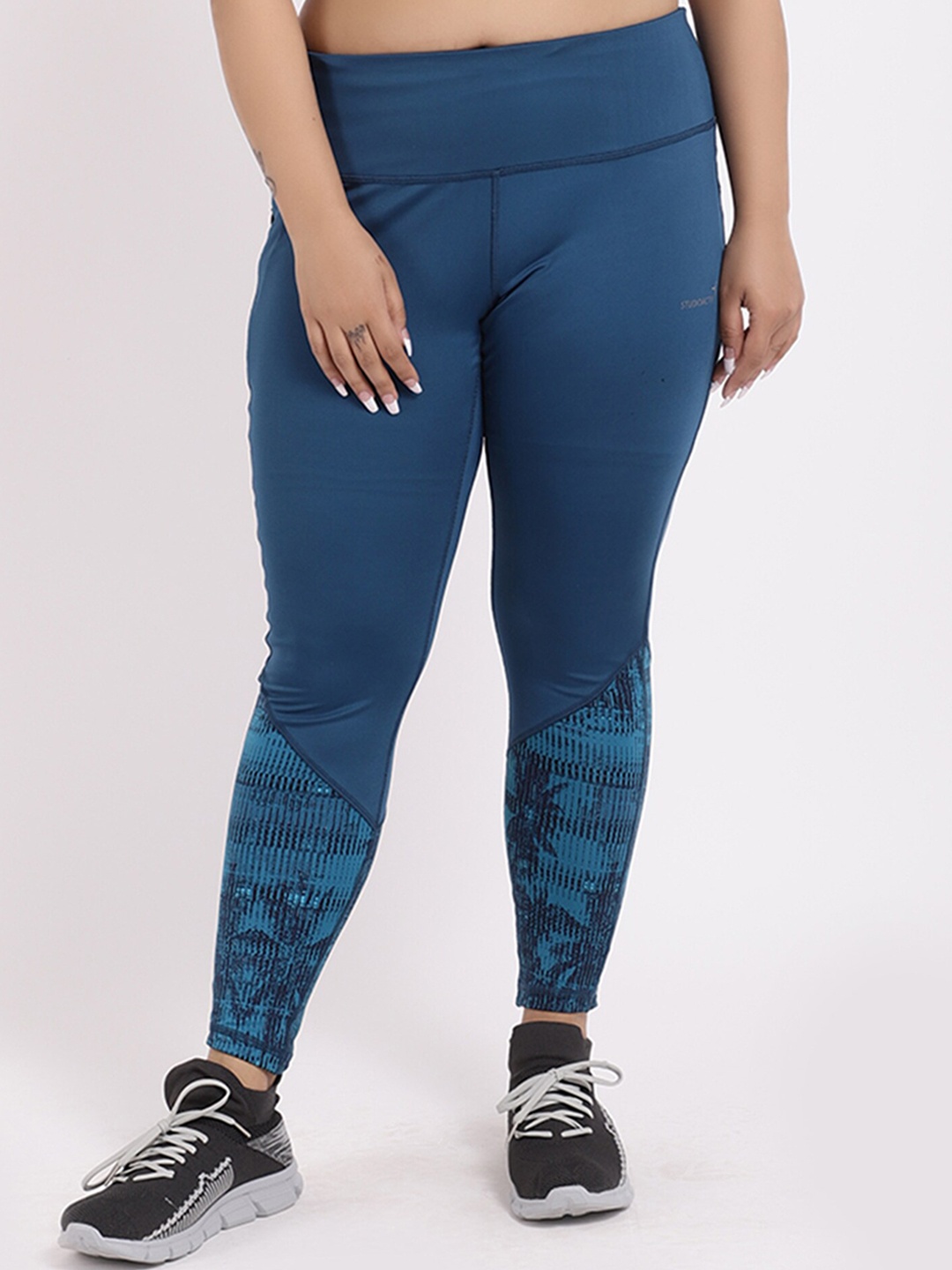 

STUDIOACTIV Women Plus Size Teal Printed Tights