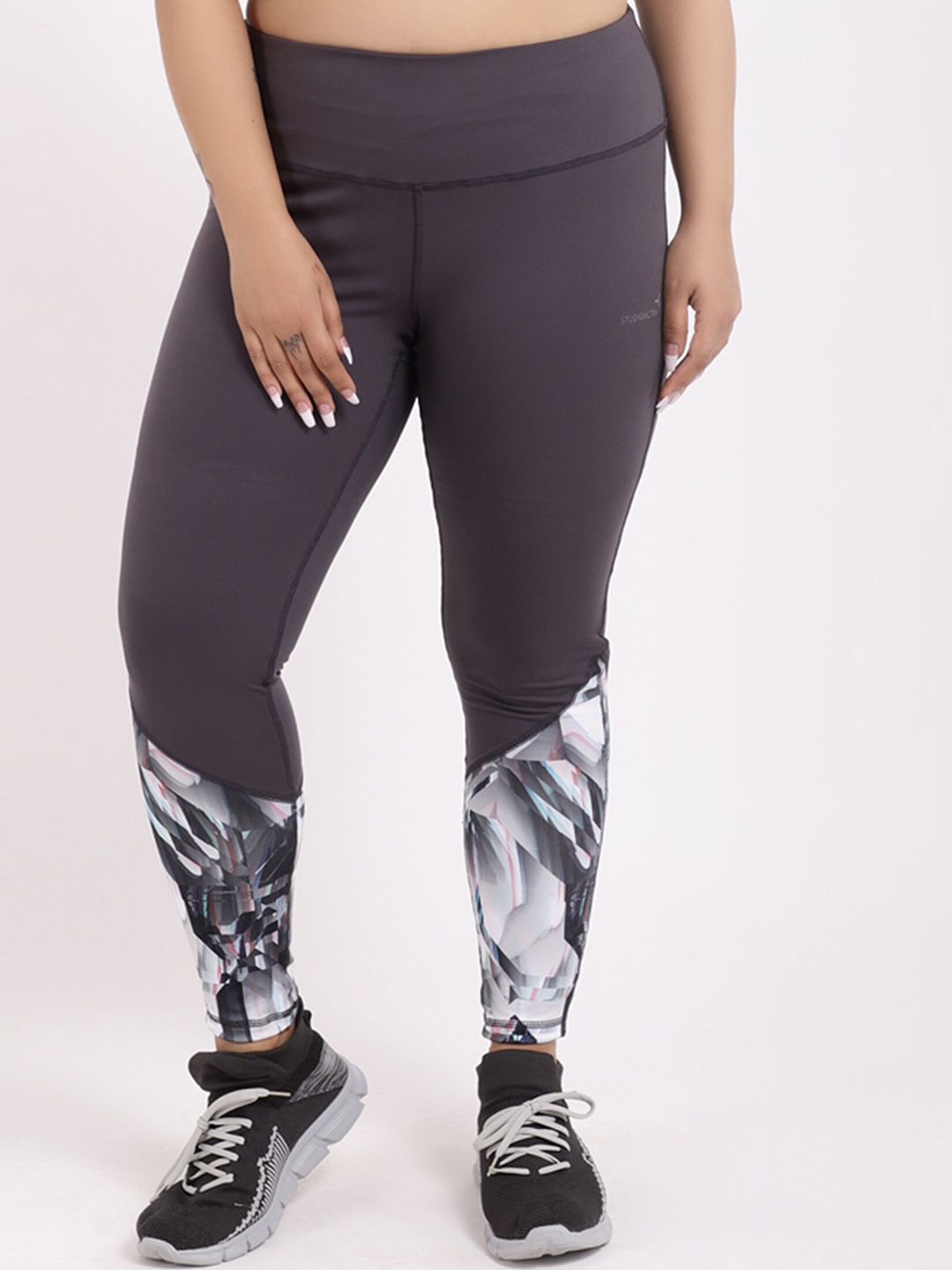 

STUDIOACTIV Women Plus Size Grey & White Printed Tights