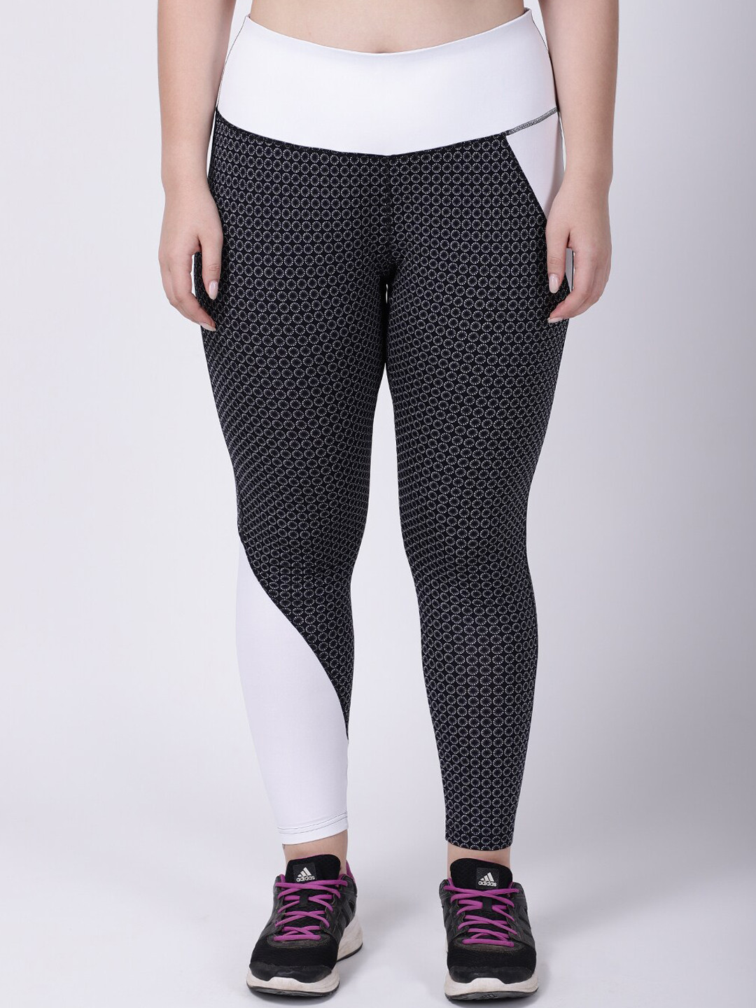 

STUDIOACTIV Women Plus Size Black & White Printed Roadrunner Tights