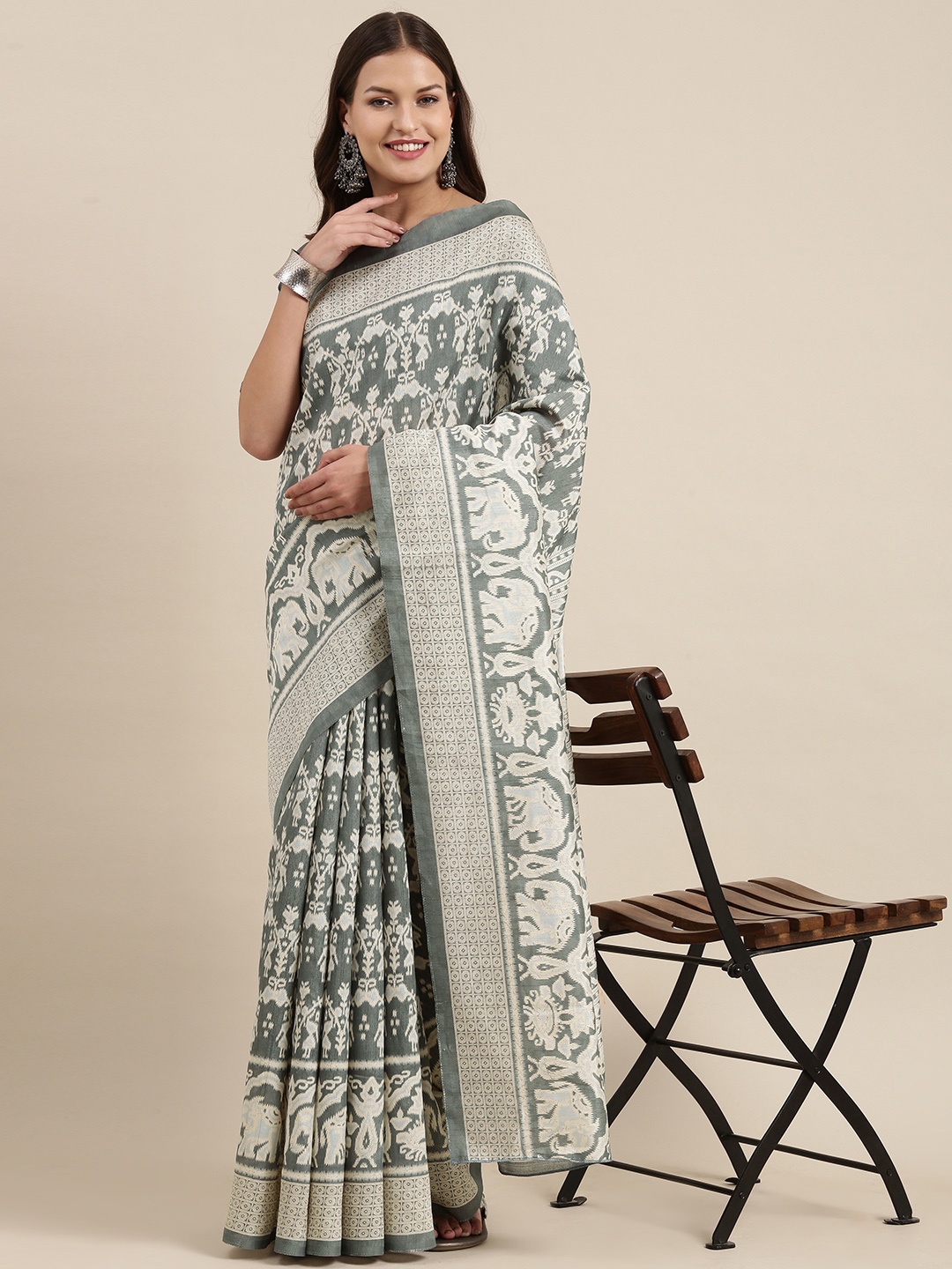 

Mitera Grey & Off White Abstract Bhagalpuri Art Silk Ikat Saree