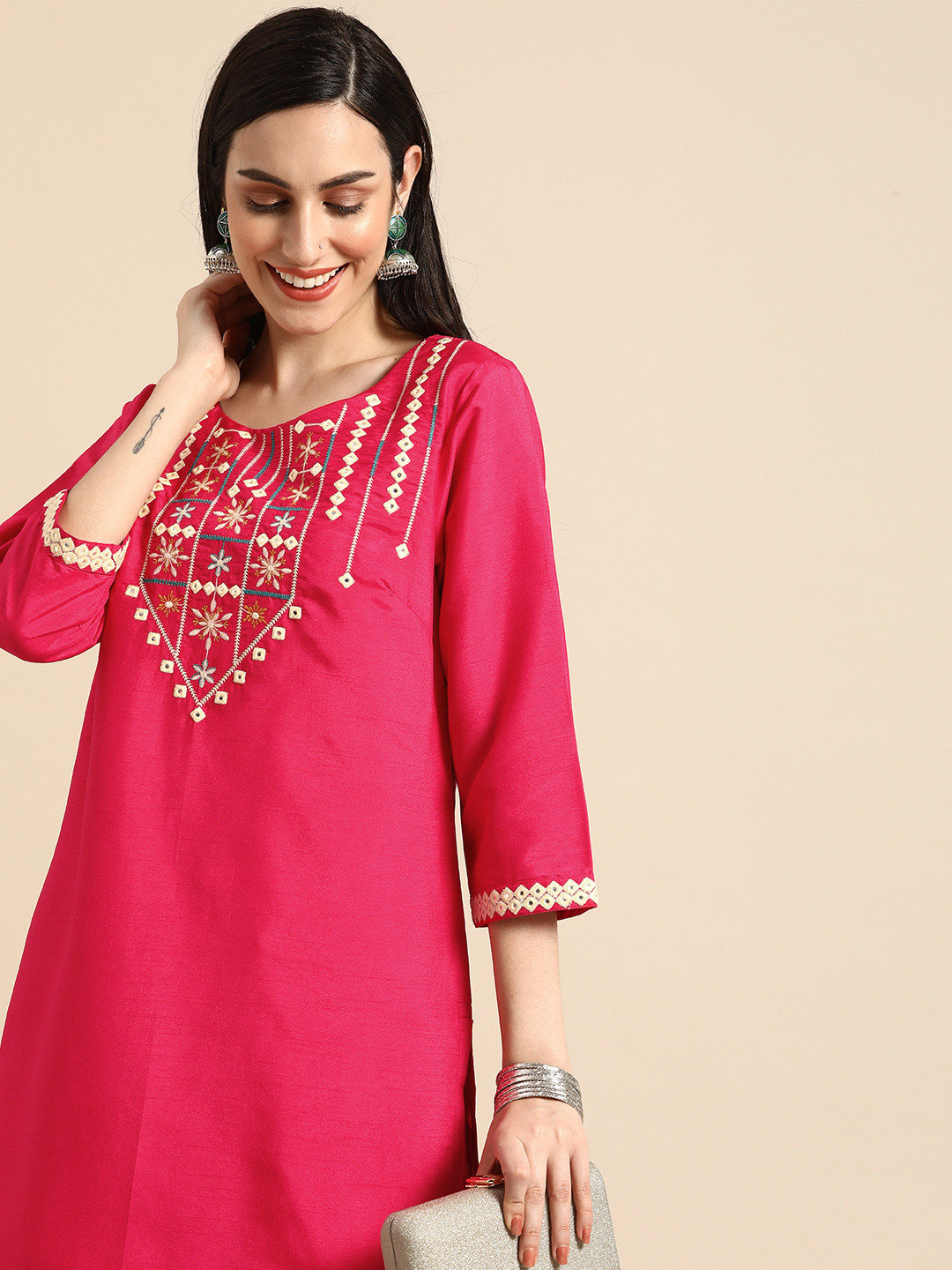 

Anouk Women Fuchsia & White Floral Embroidered Thread Work Kurta with Trousers