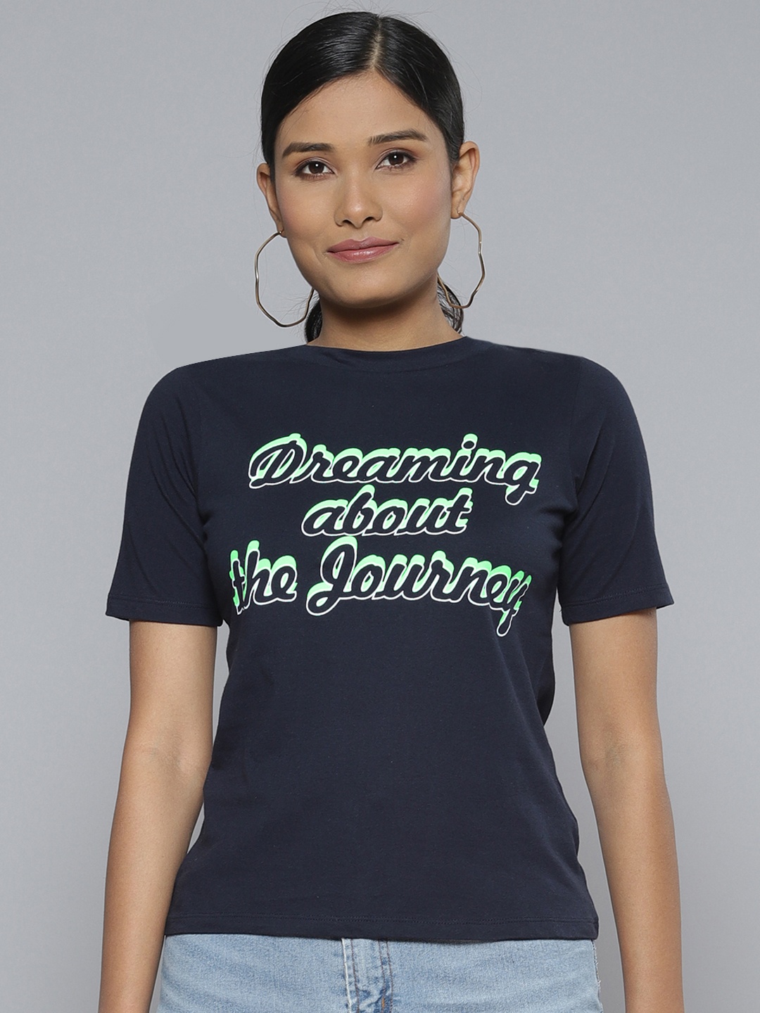 

SASSAFRAS Women Navy Blue & Green Typography Printed Regular Fit Pure Cotton T-shirt