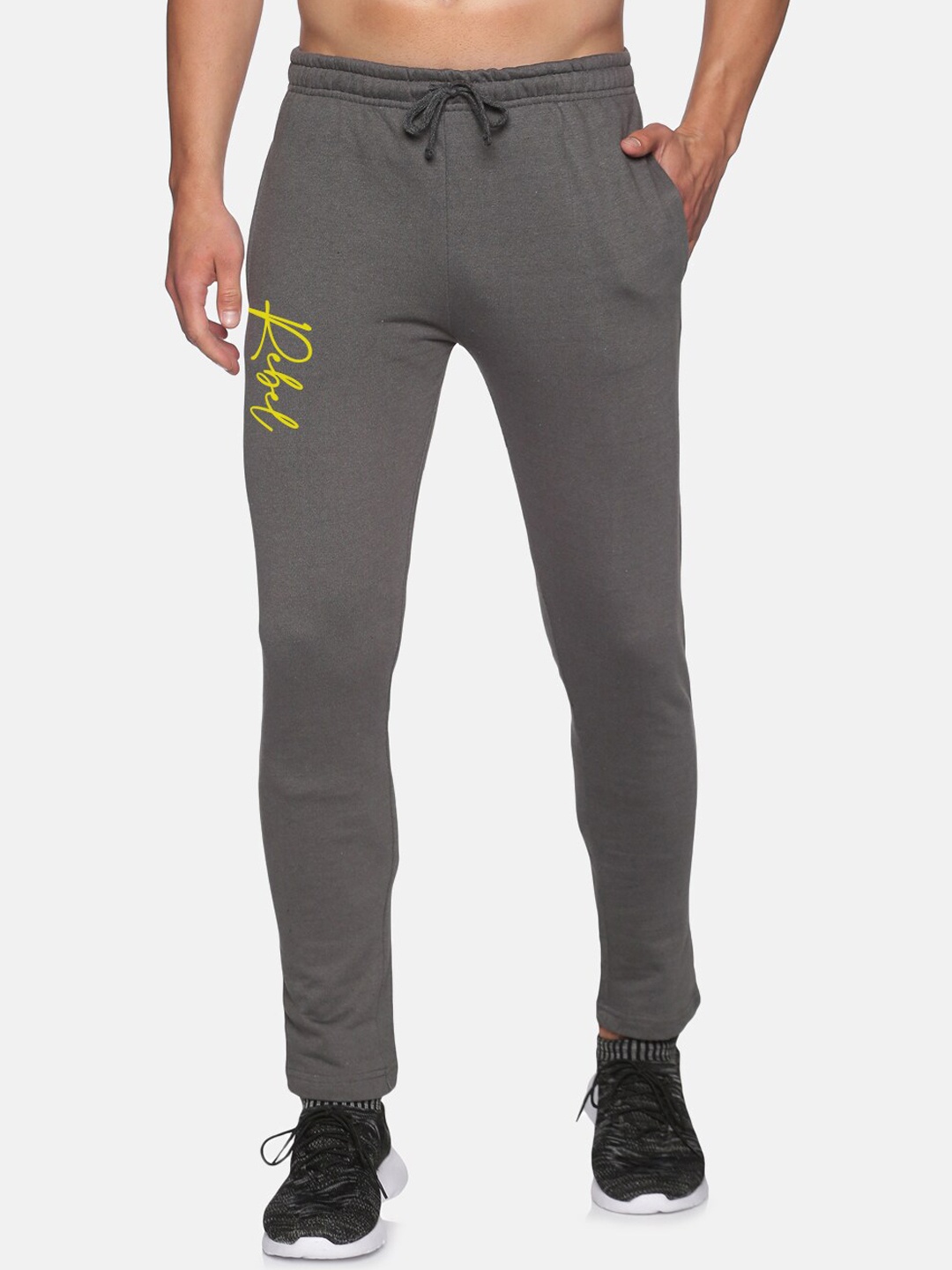 

MASH UNLIMITED Men Grey Solid Cotton Slim-Fit Track Pants