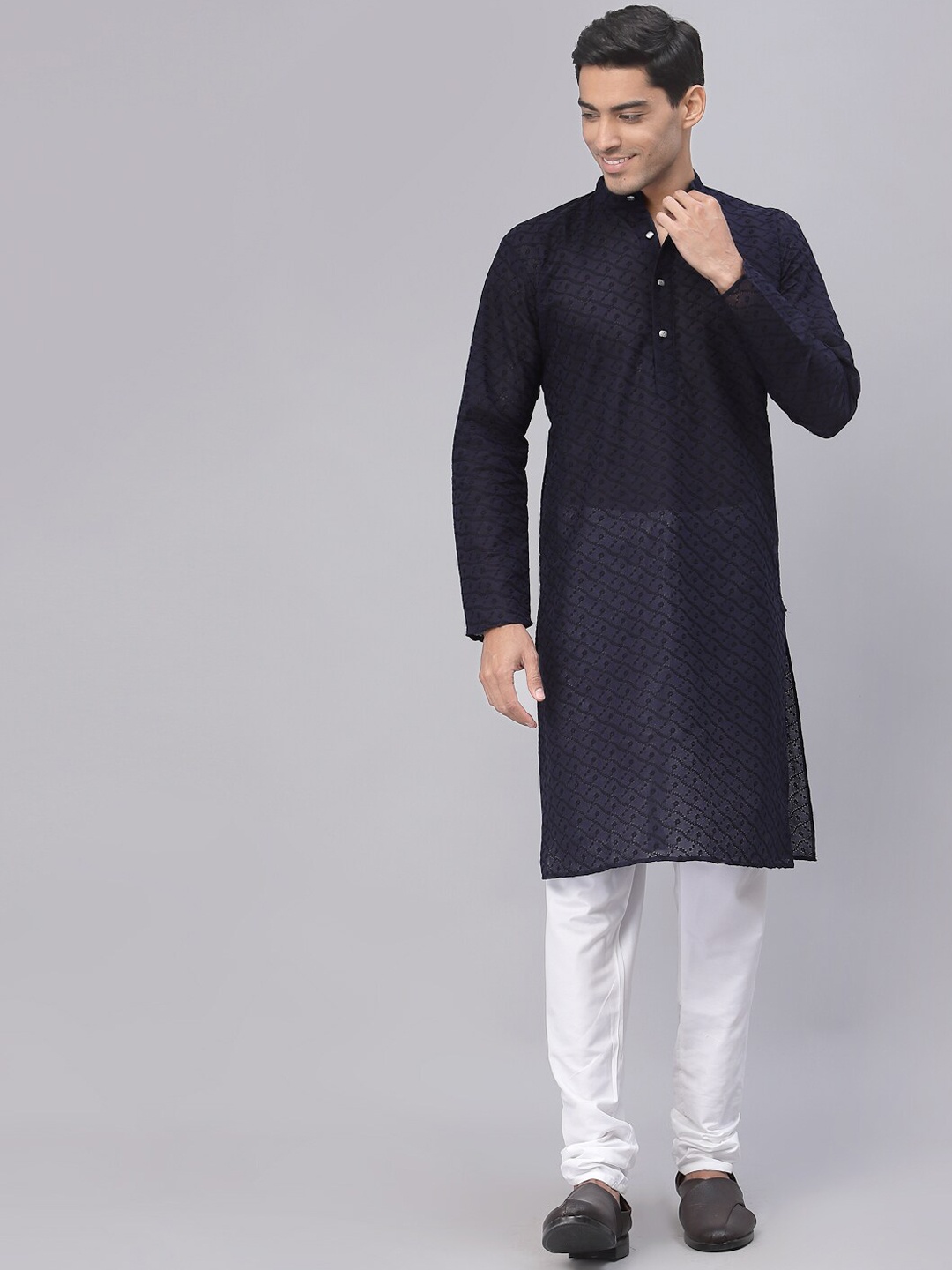 

NEUDIS Men Navy Blue Chikankari Pure Cotton Kurta with Churidar