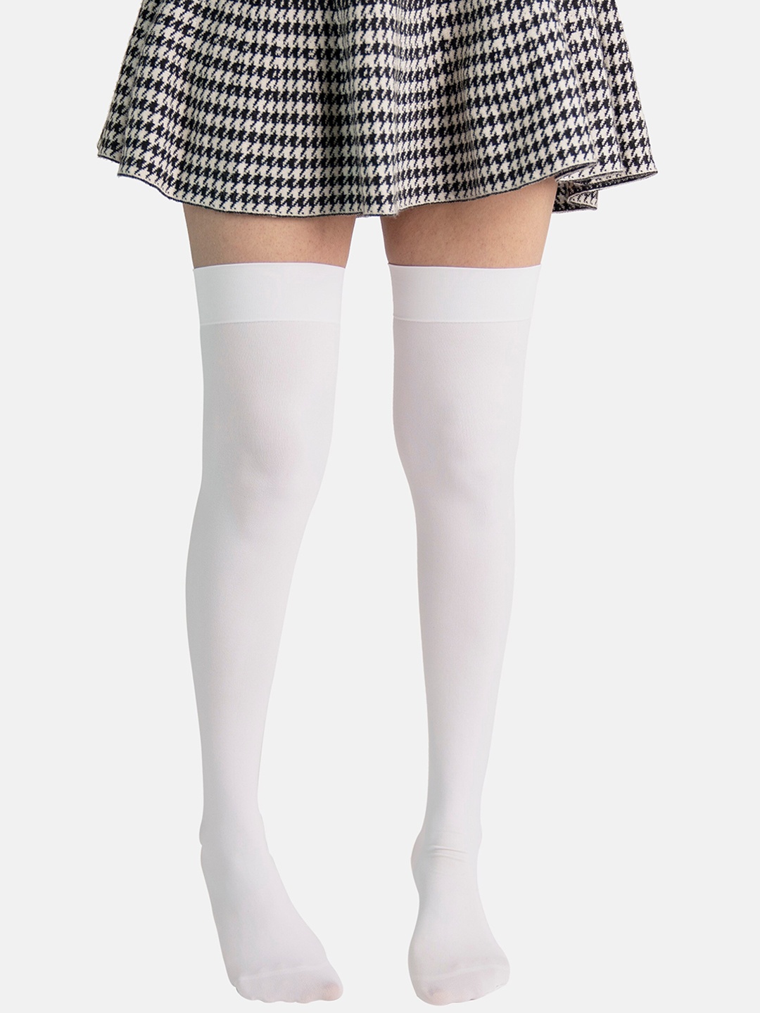 

Theater Women White Solid Stockings