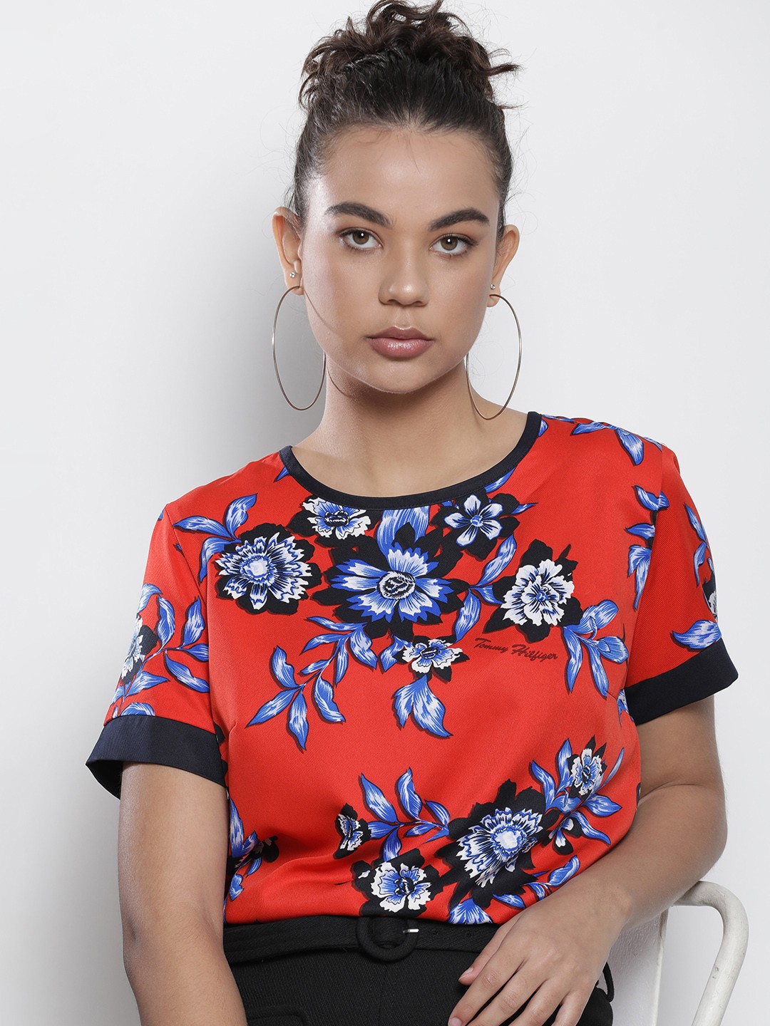

Tommy Hilfiger Women Red & Blue Floral Printed Top