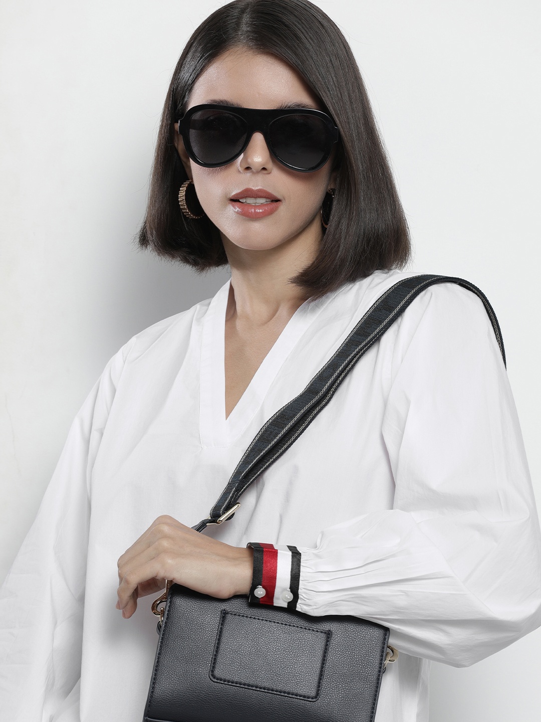 

Tommy Hilfiger White Solid V-Neck Cuffed Sleeves Organic Cotton Boxy Top