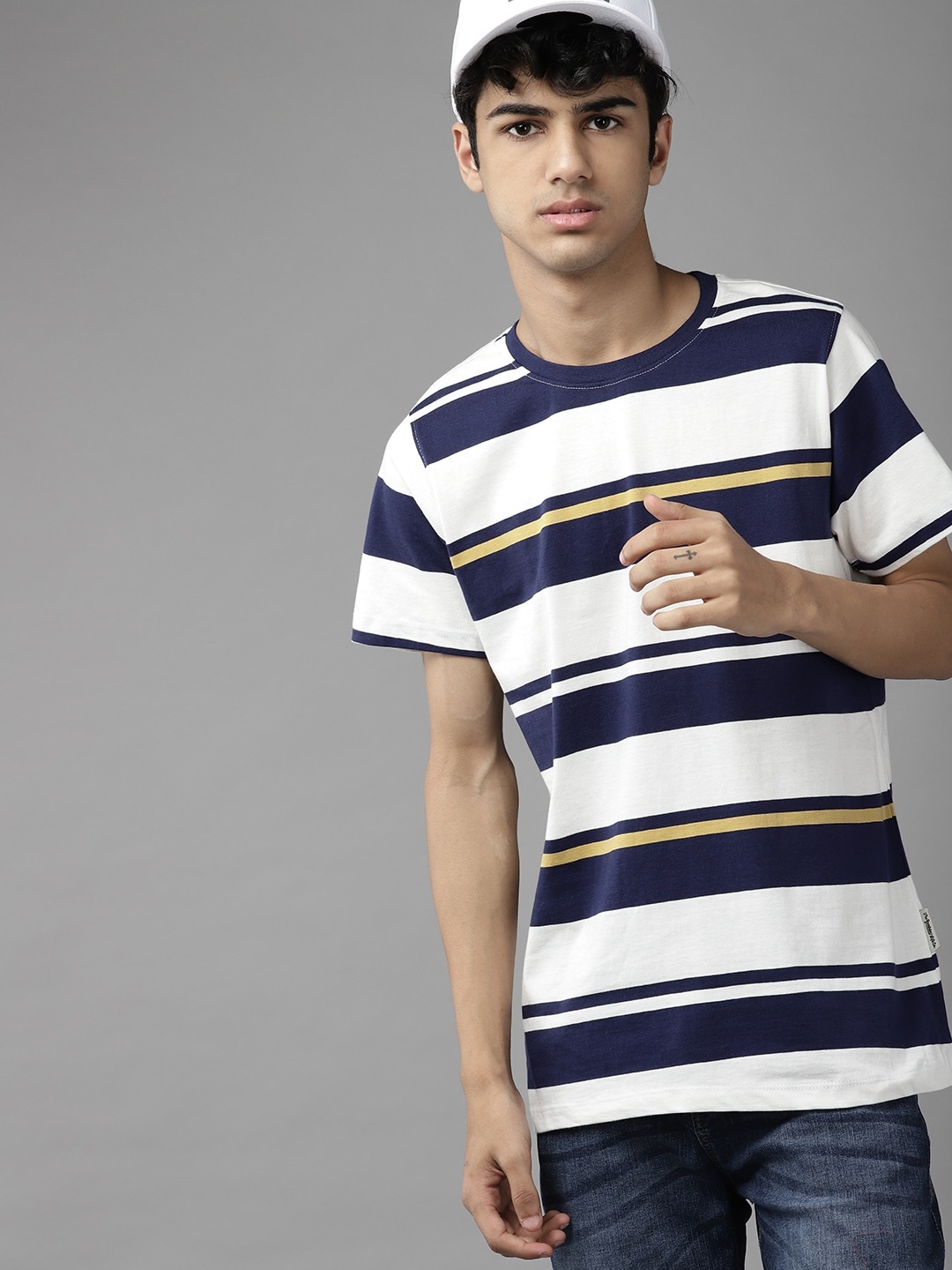 

UTH by Roadster Boys White & Navy Blue Striped Pure Cotton T-shirt