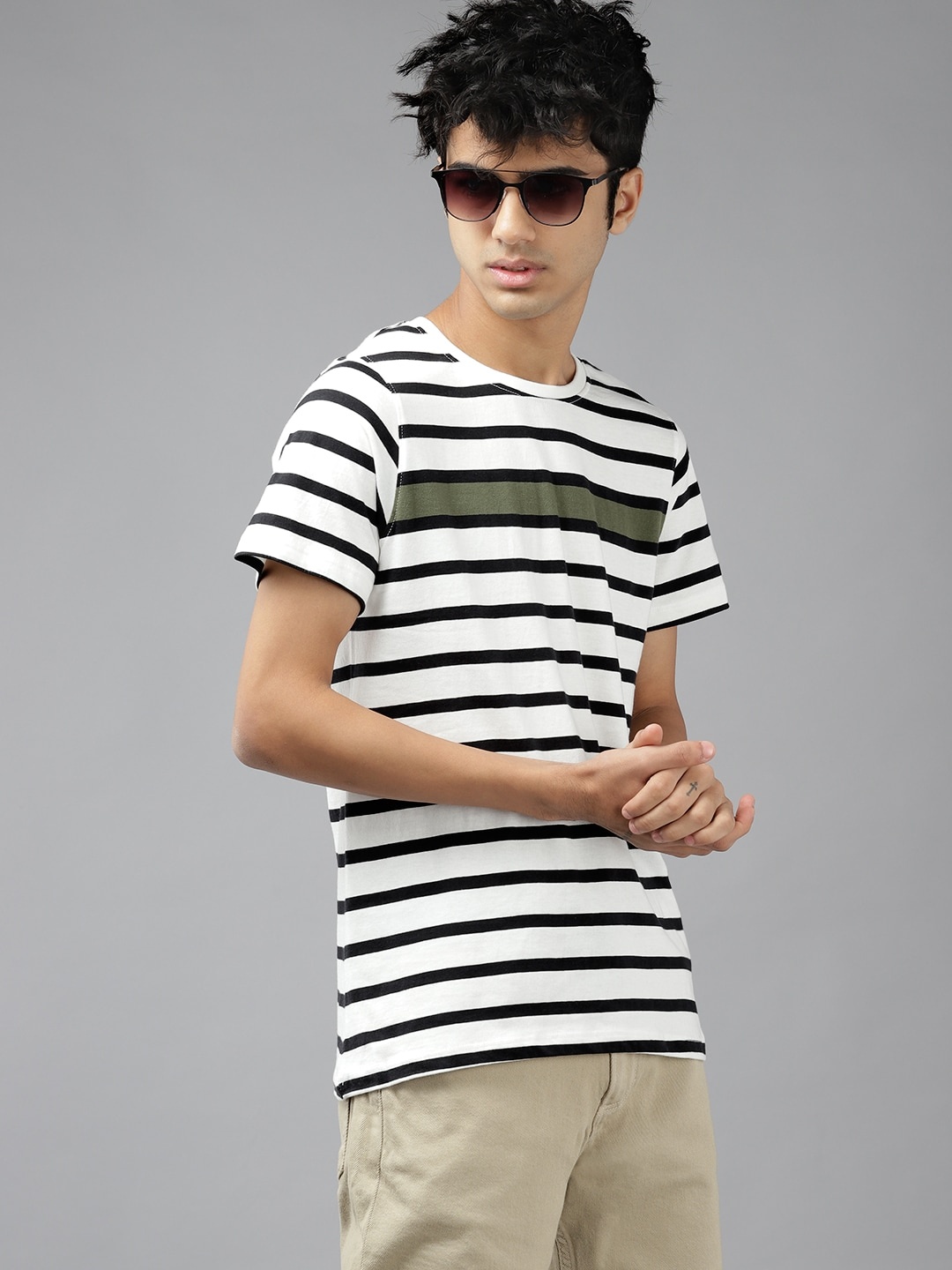 

UTH by Roadster Boys White & Black Striped Pure Cotton T-shirt