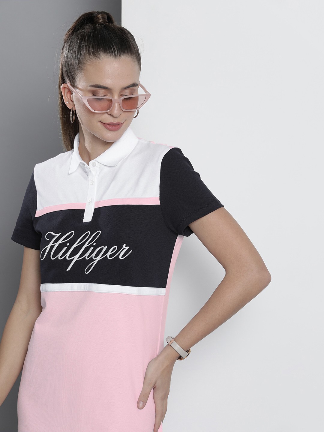 

Tommy Hilfiger Pink & Navy Blue Colourblocked T-shirt Dress