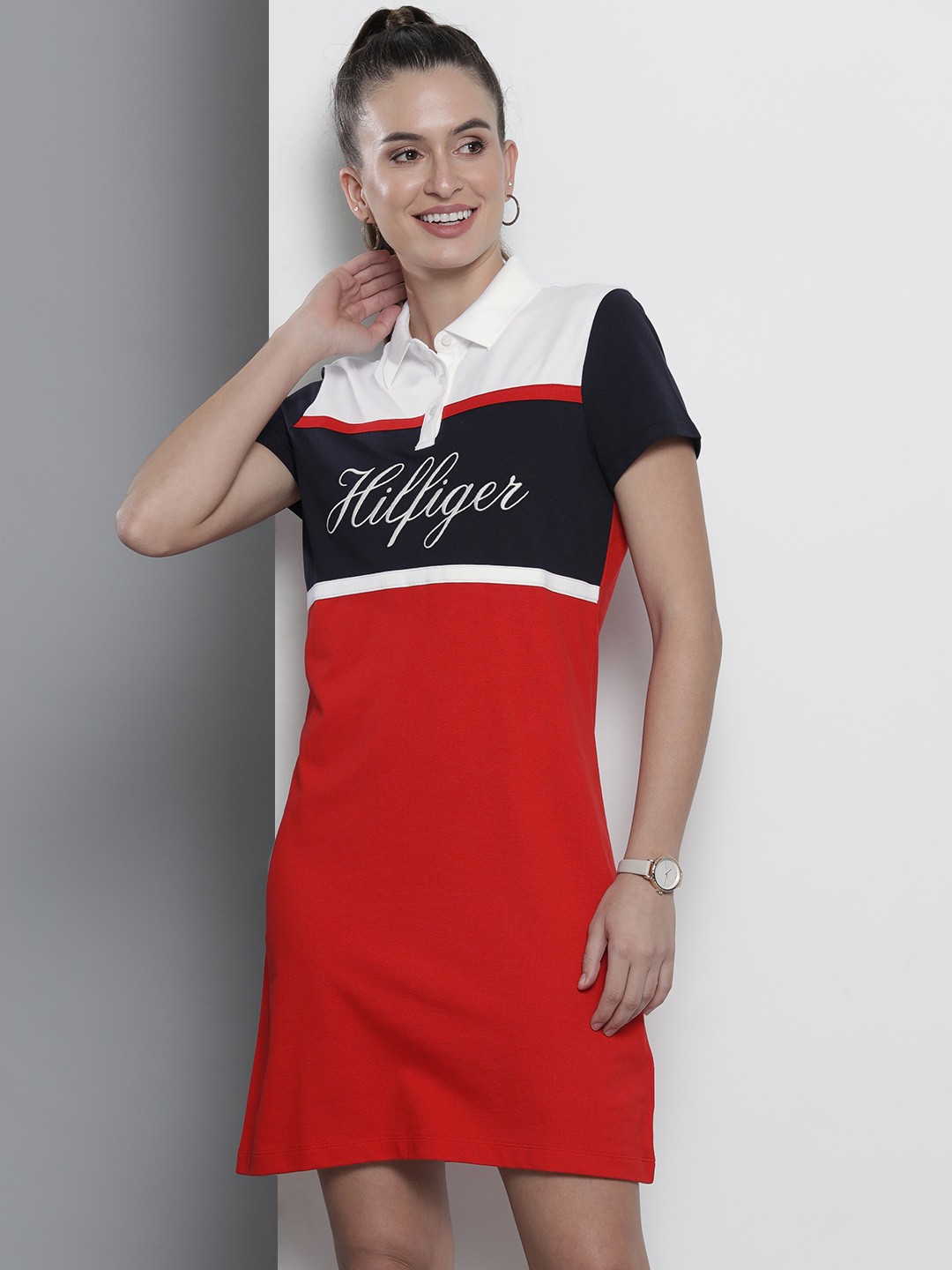 

Tommy Hilfiger Red & Navy Blue Colourblocked T-shirt Dress