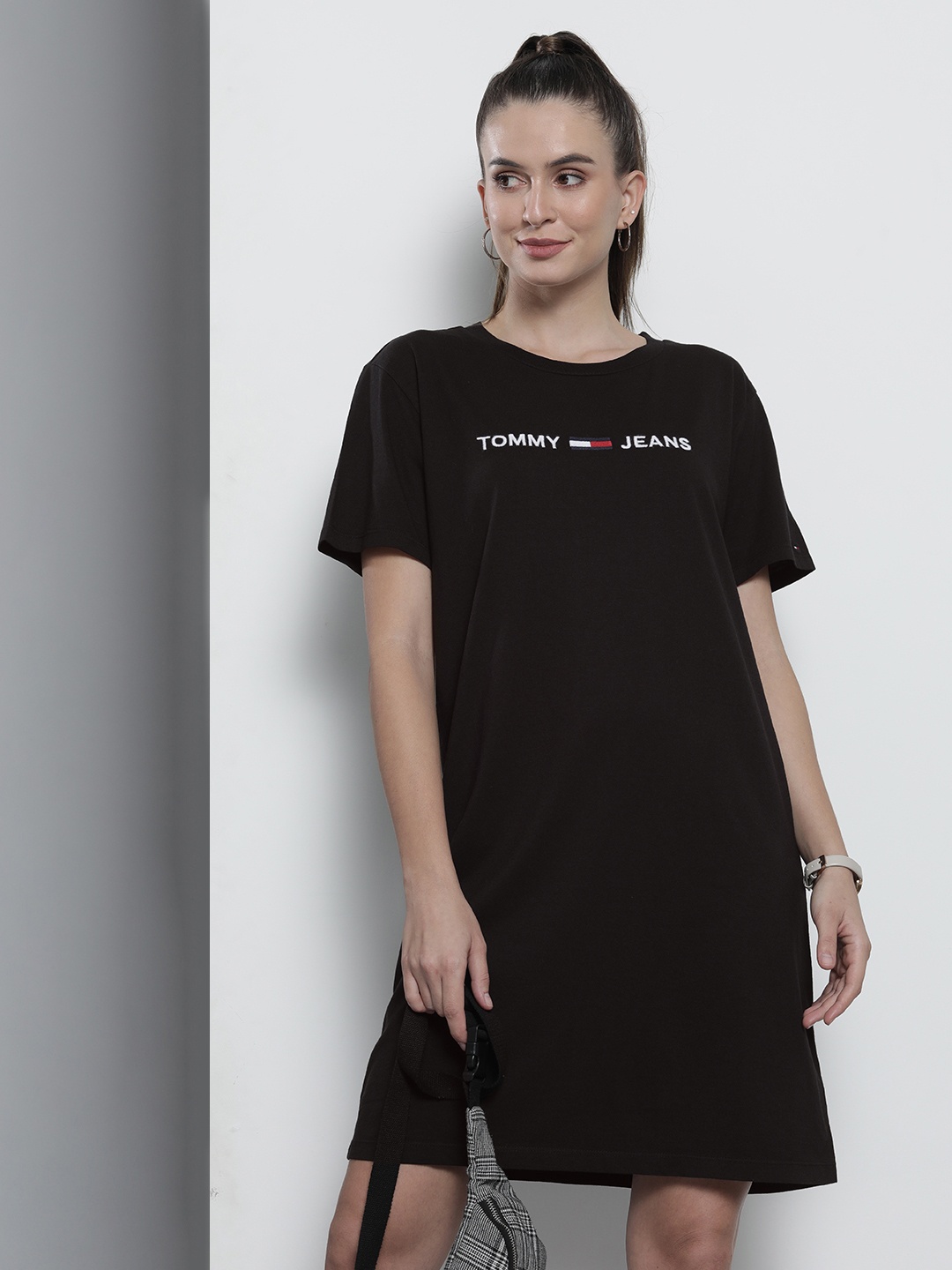 

Tommy Hilfiger Black Embroidered Drop-Shoulder Sleeves T-shirt Dress