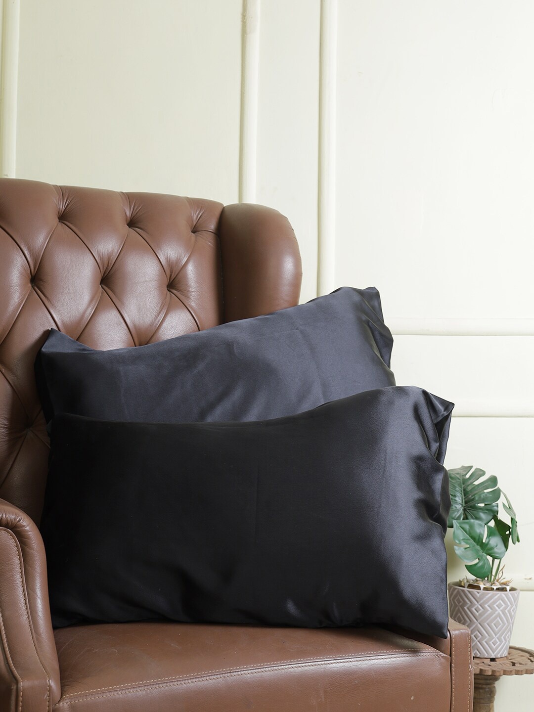 

ROMEE Set Of 2 Black Solid Pillow Covers