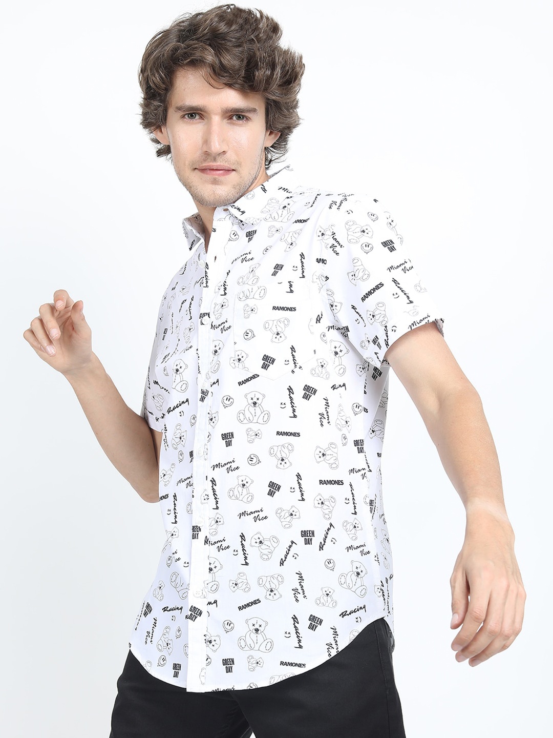 LOCOMOTIVE Men White Slim Fit Printed Cotton Casual Shirt