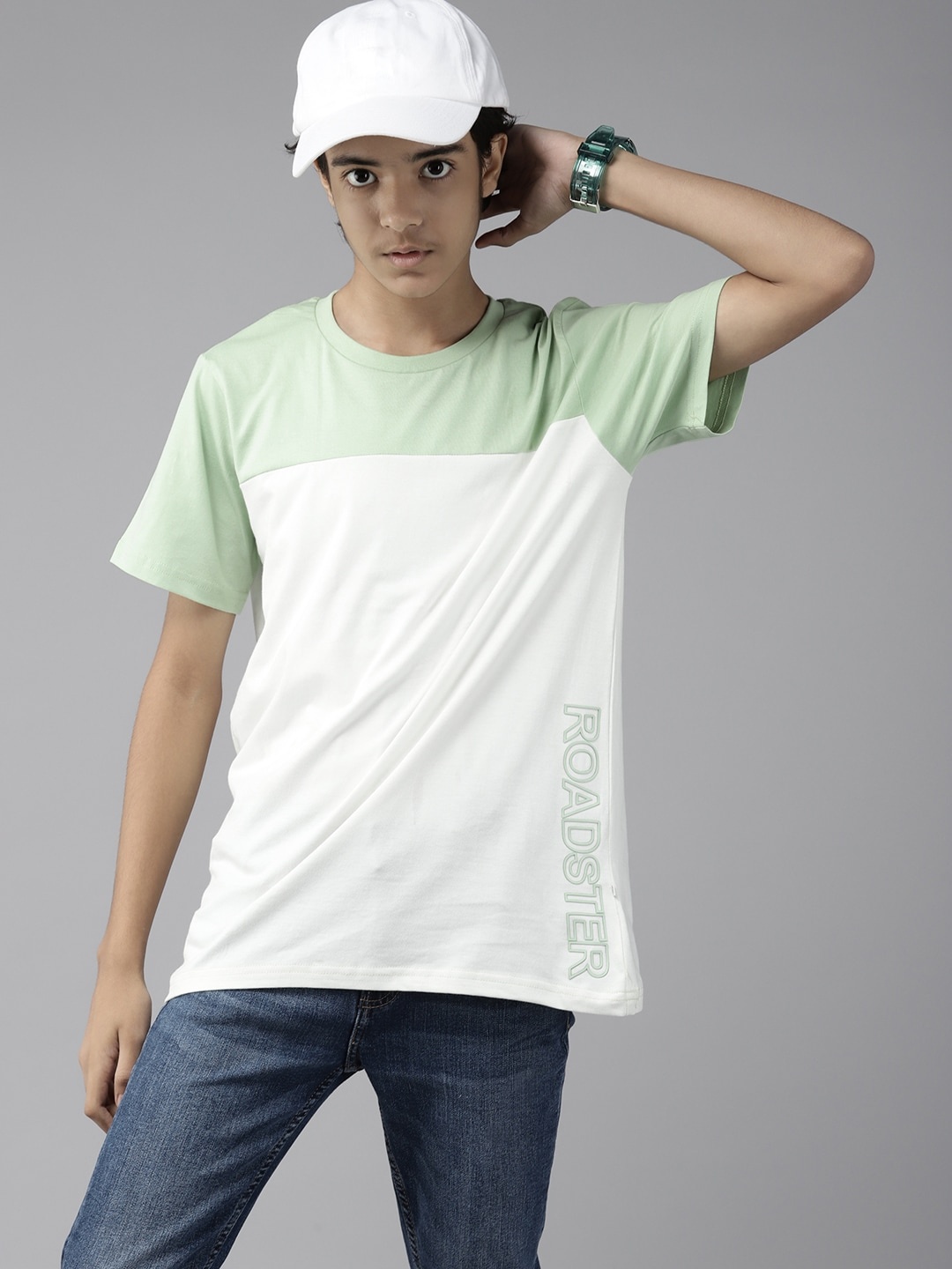 

UTH by Roadster Boys Green & White Colourblocked Pure Cotton T-shirt