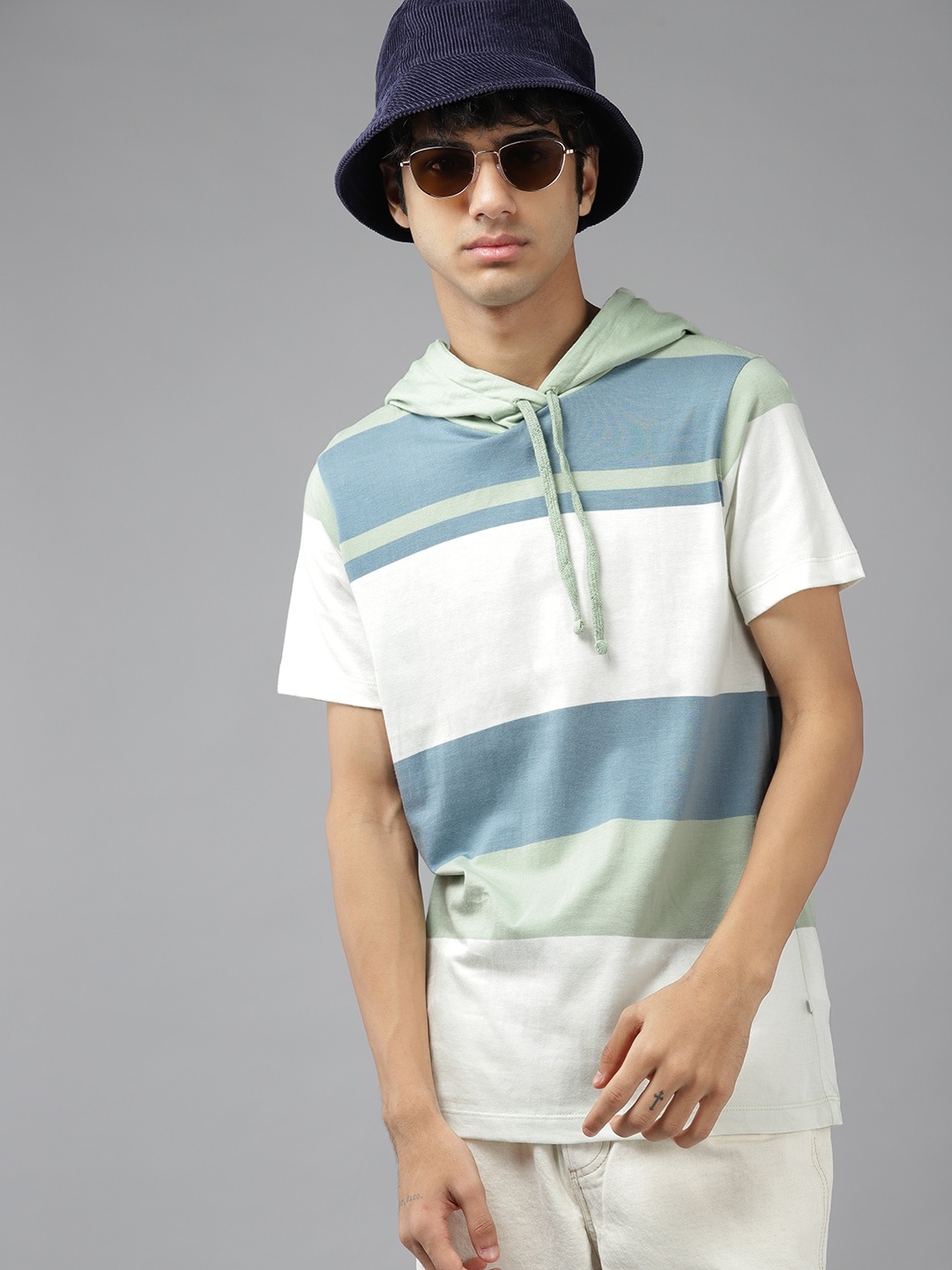 

UTH by Roadster Boys Off White & Mint Green Striped Hooded Cotton T-shirt