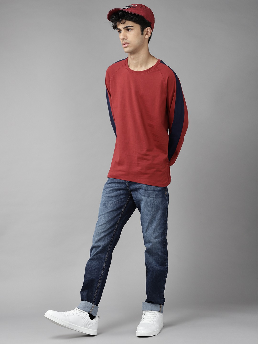 

UTH by Roadster Boys Maroon Solid Pure Cotton T-shirt