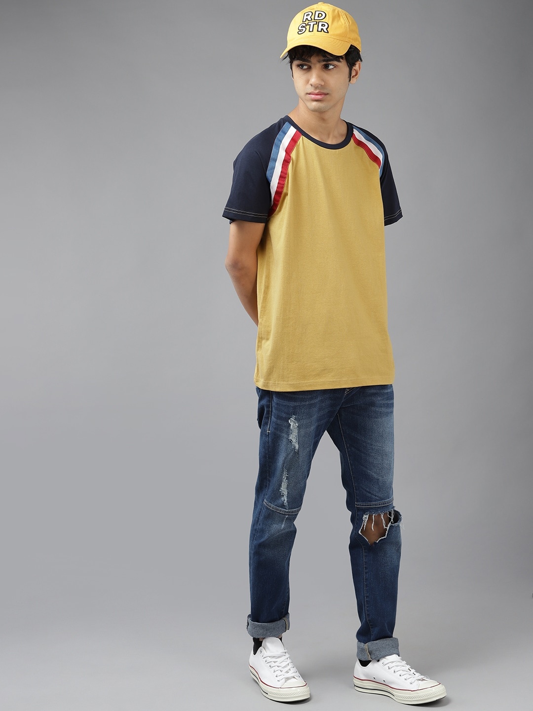 

UTH by Roadster Boys Beige & Navy Blue Pure Cotton T-shirt