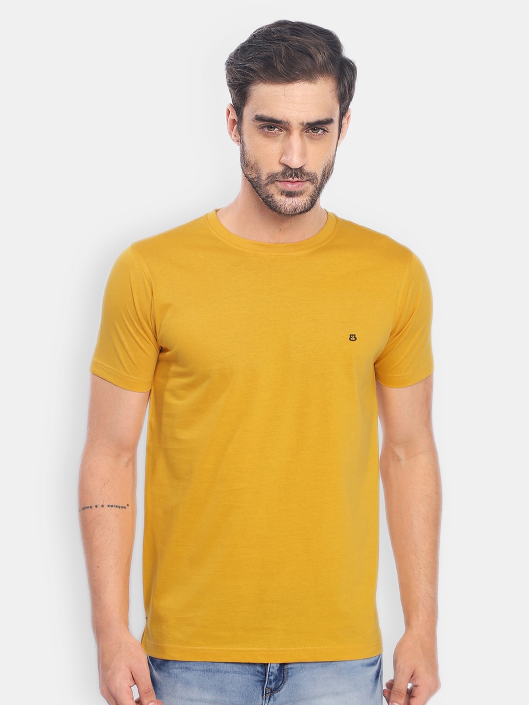 

berry blues Men Solid Cotton T-shirt, Yellow