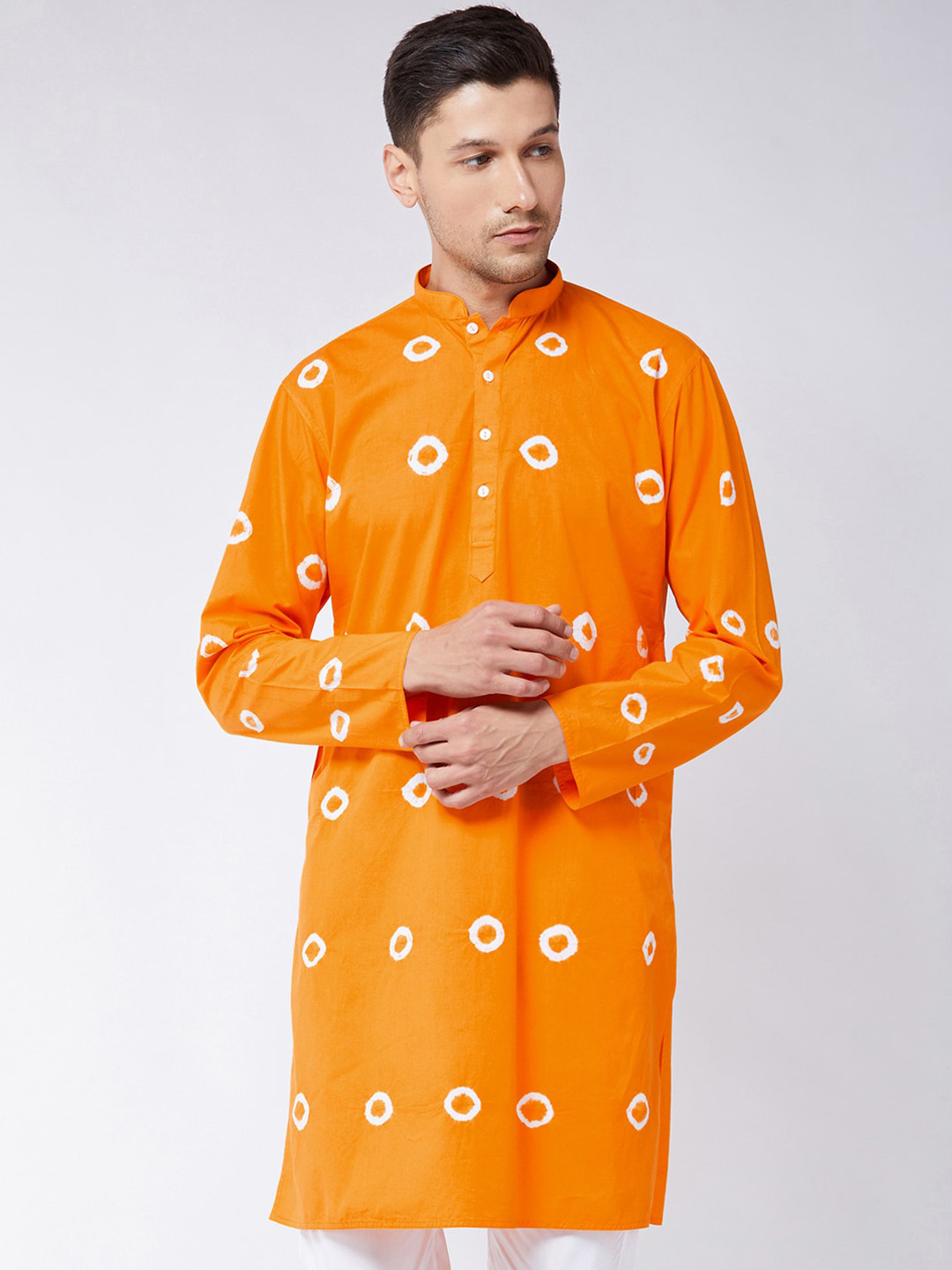 

VASTRAMAY Men Orange Pure Cotton Bandhani Dyed Kurta