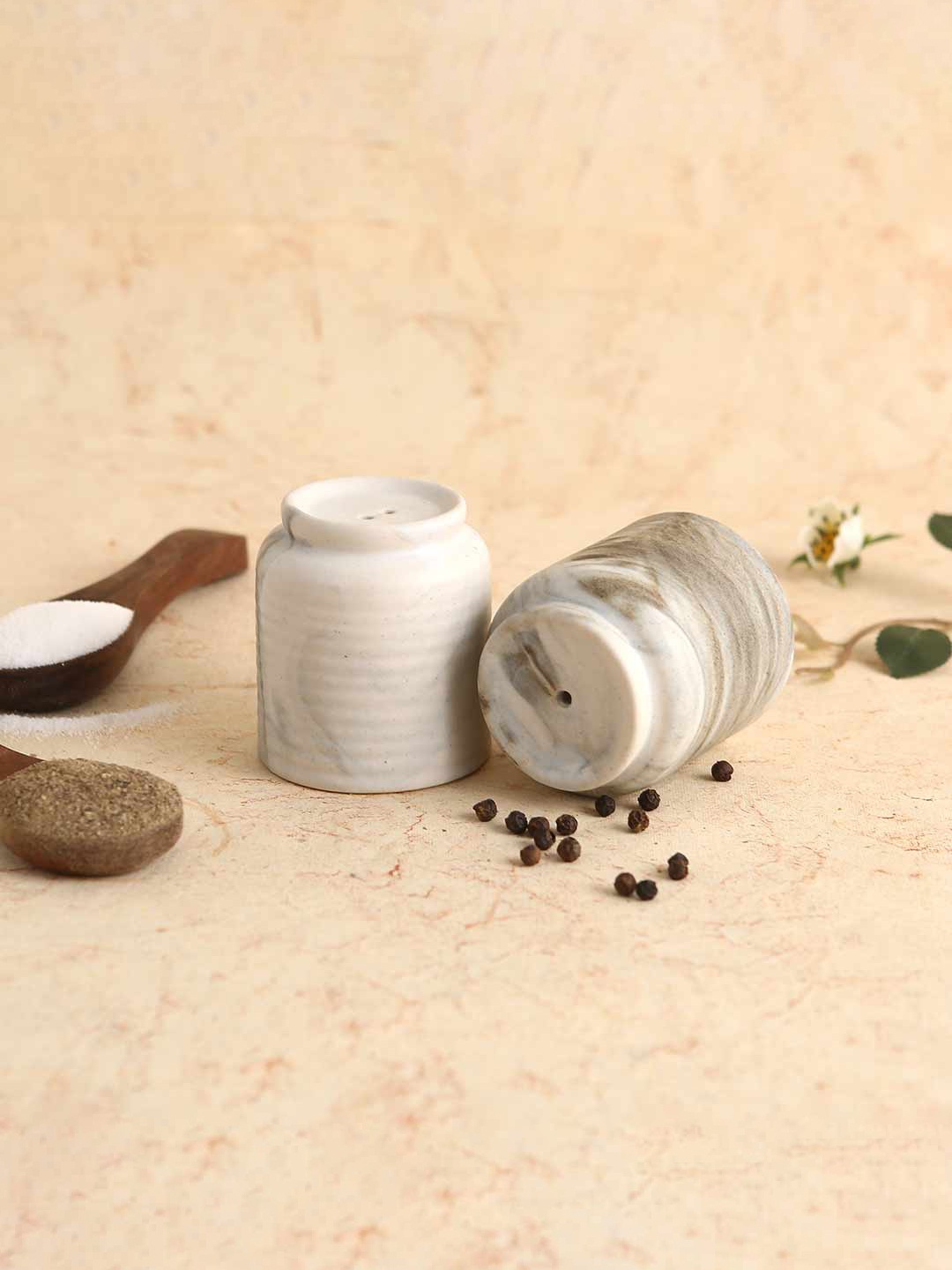 

Wonderchef Off White Teramo Stoneware Salt & Pepper Shakers