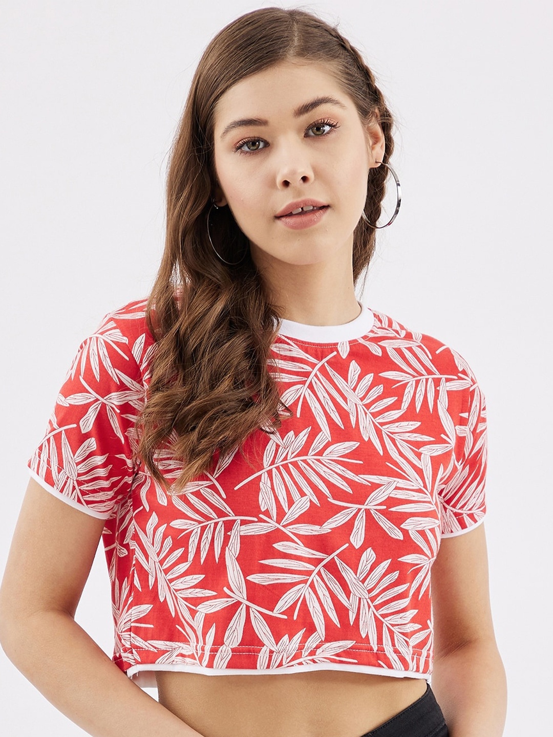 

Rodzen Women Red & White Floral Printed Crop Cotton T-shirt