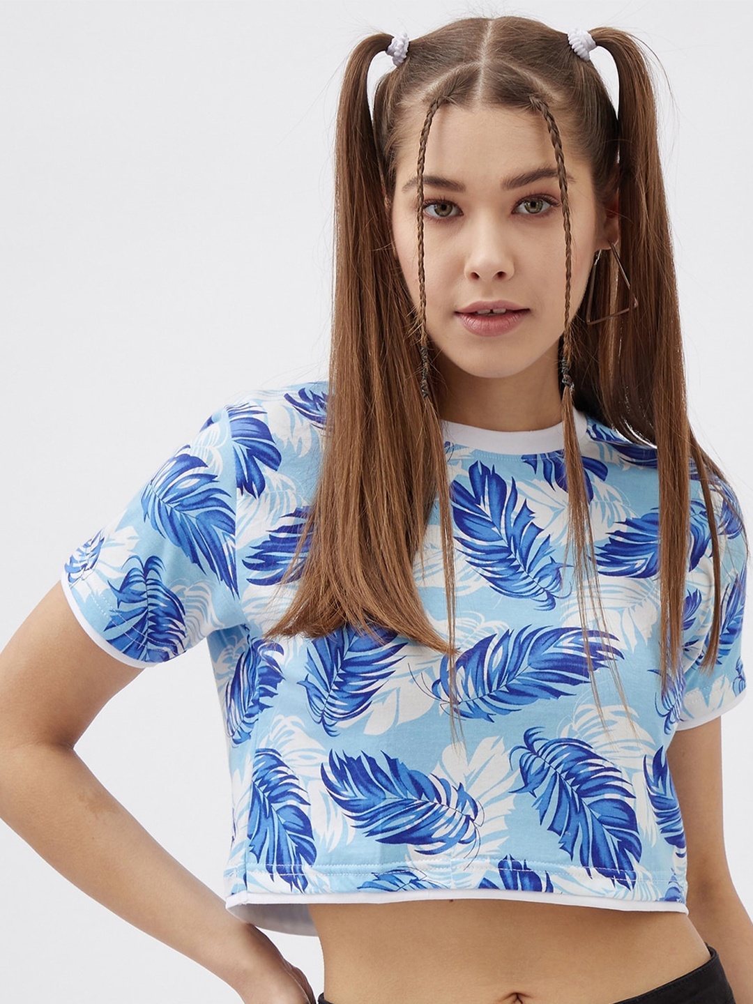 

Rodzen Women Blue Floral Printed Tropical Crop T-shirt